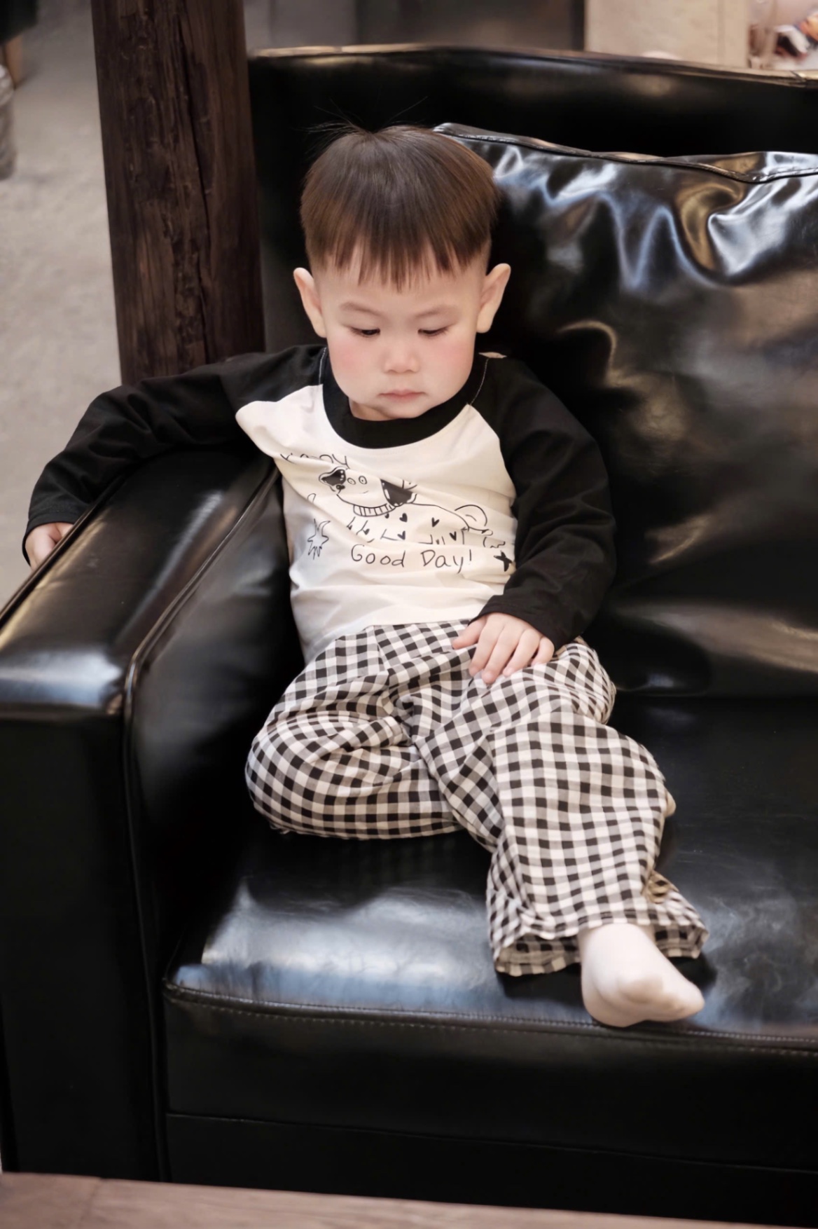 G744 - SET ĐÔI MẸ BÉ ÁO TRẮNG TAY ĐEN CHÓ HAPPY
