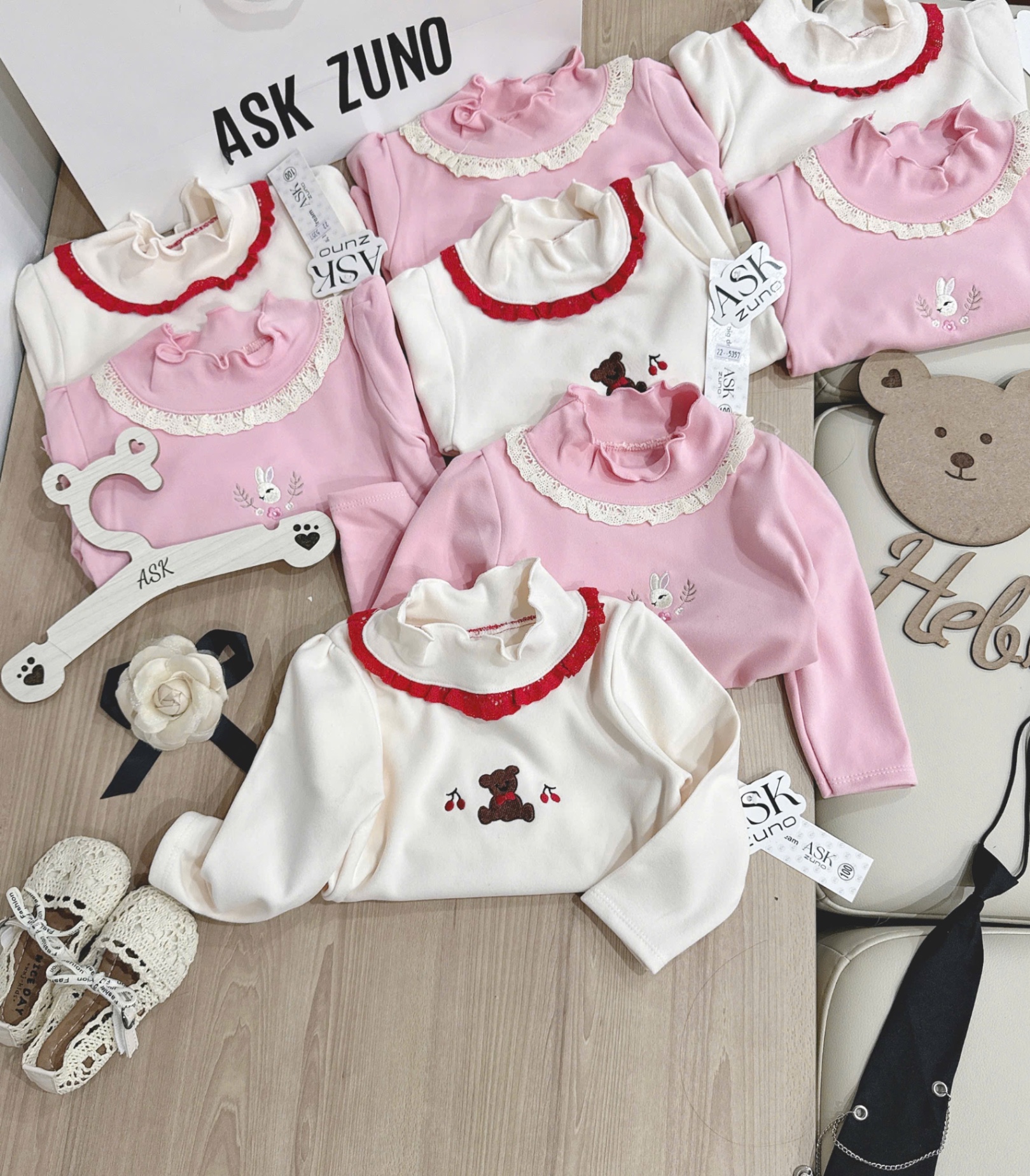 AB785 - SET 2 ÁO BÉ GÁI ZIP LÔNG CỔ BÈO THÊU GẤU hồng be