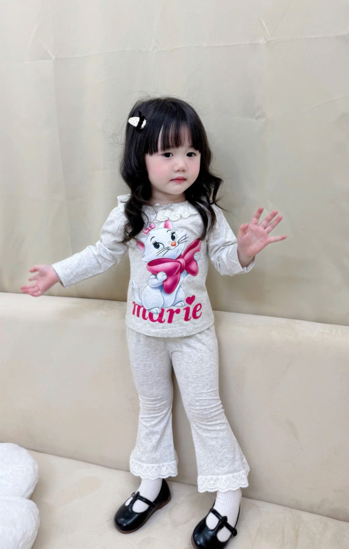 G746 - SET 2 BỘ BÉ GÁI DÀI TAY MÈO MERIE REN QUẦN LOE