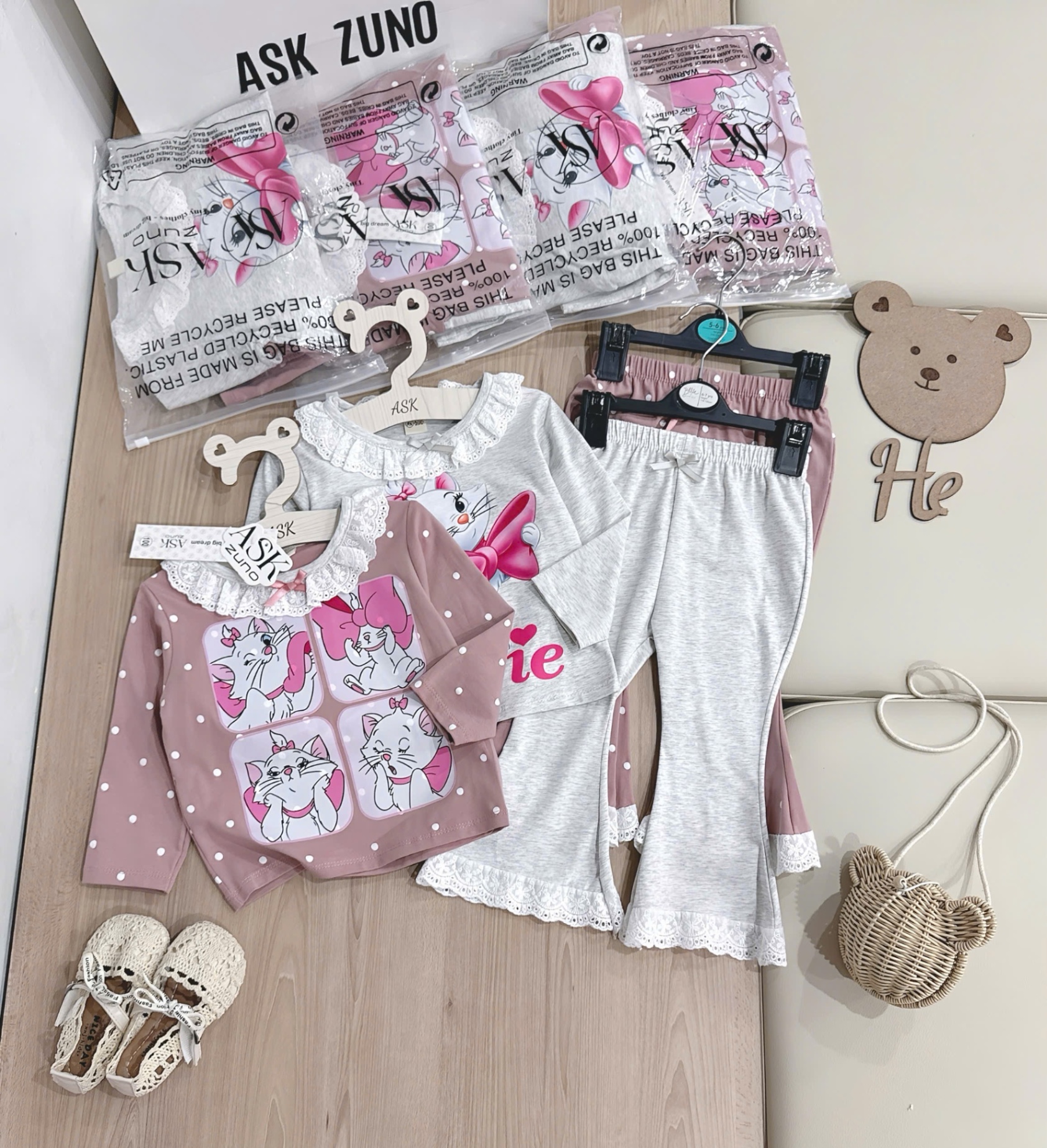 G746 - SET 2 BỘ BÉ GÁI DÀI TAY MÈO MERIE REN QUẦN LOE