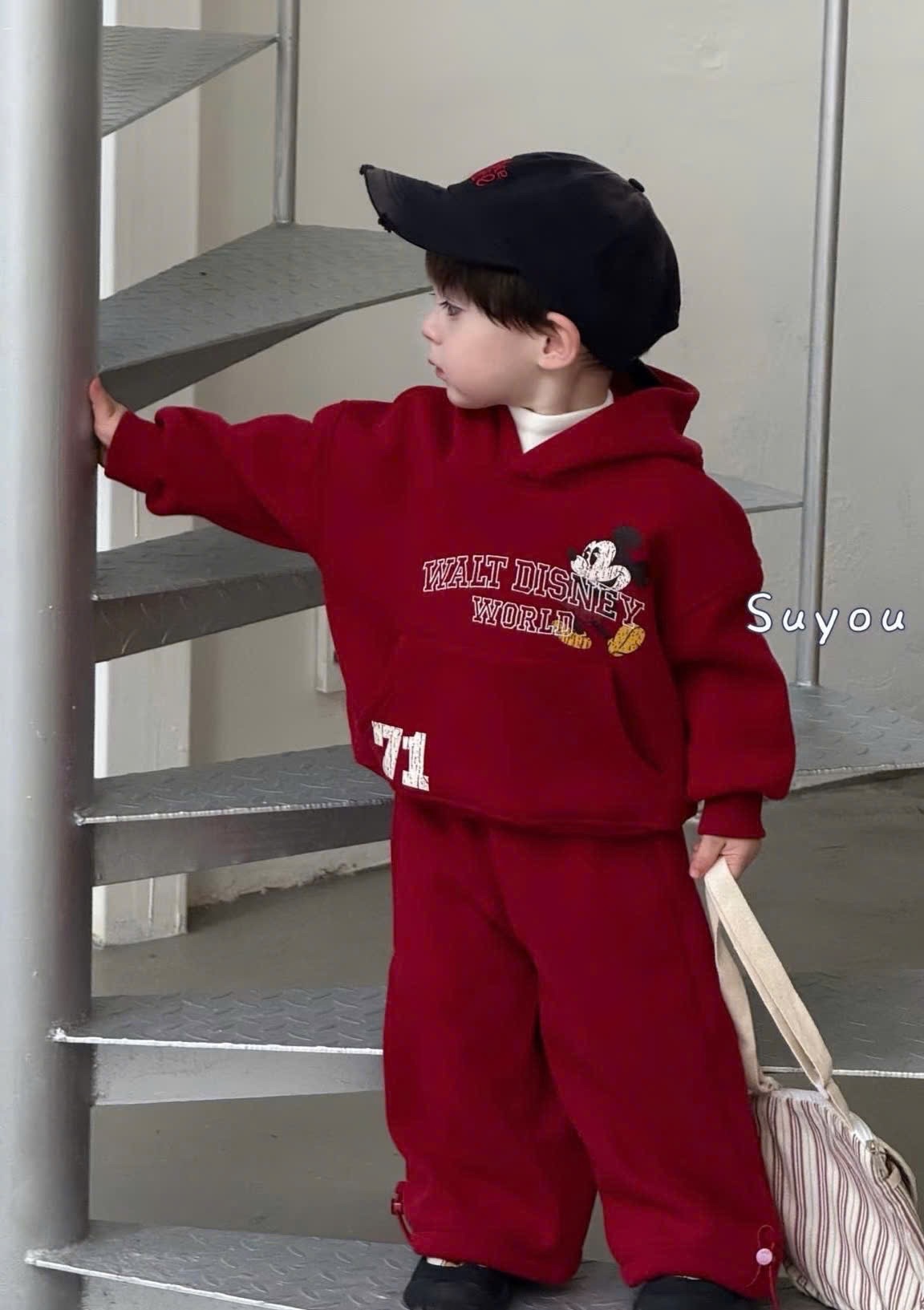 T932 - BỘ NỈ BÉ TRAI HOODIE ĐỎ MŨ MICKEY DISNEY