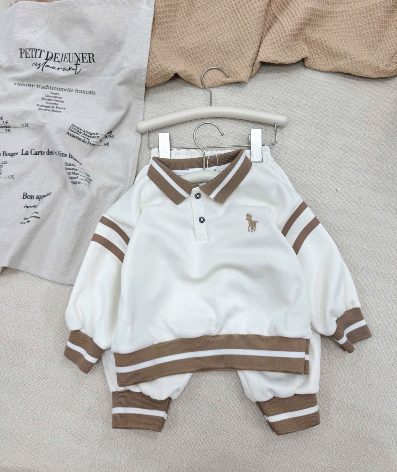 T933 - BỘ NỈ BÉ TRAI HAIDA CỔ POLO VIỀN THÊU KỊ SĨ