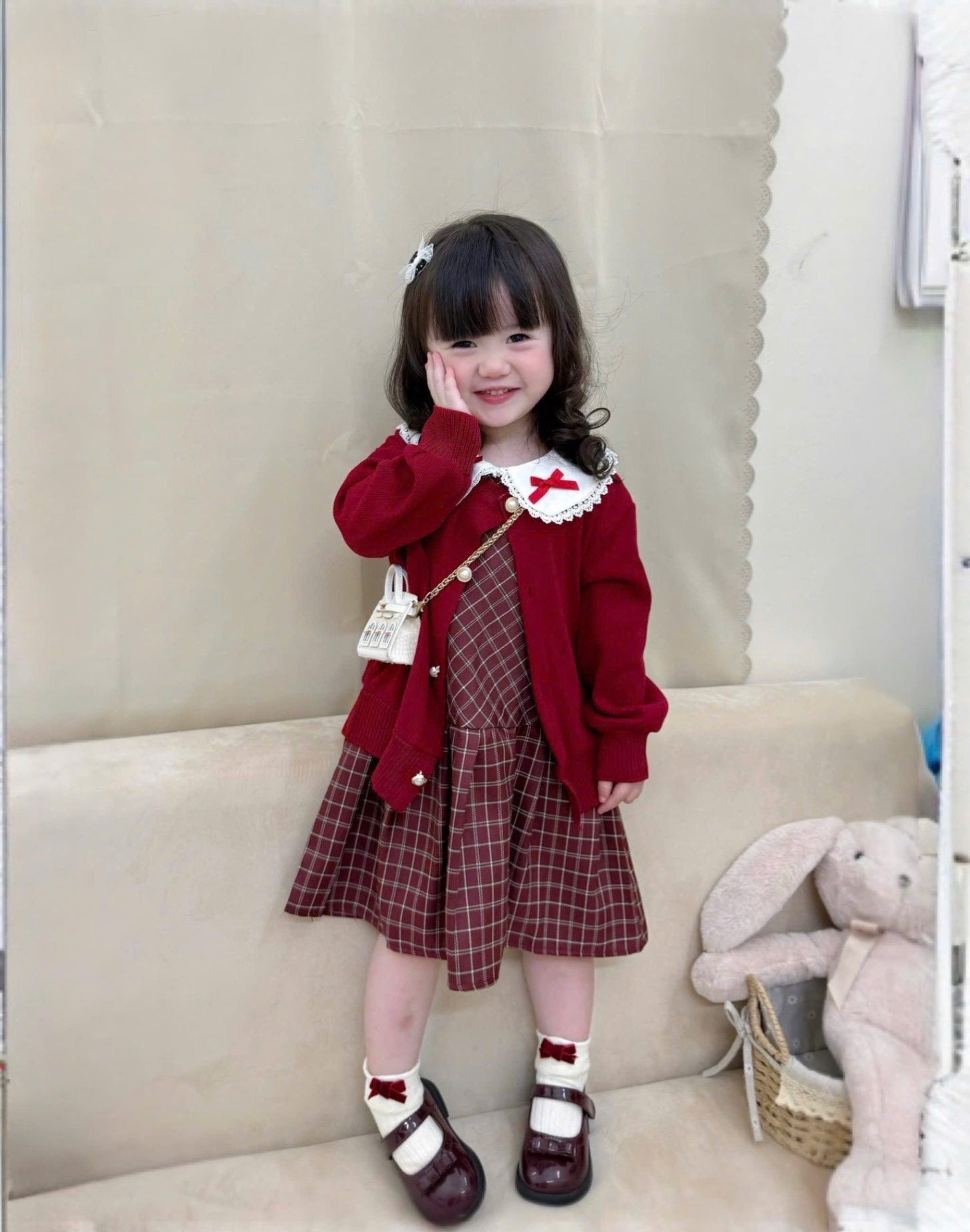 G751 - SET BÉ GÁI VÁY KẺ CARO MIX CARDIGAN ĐỎ NƠ