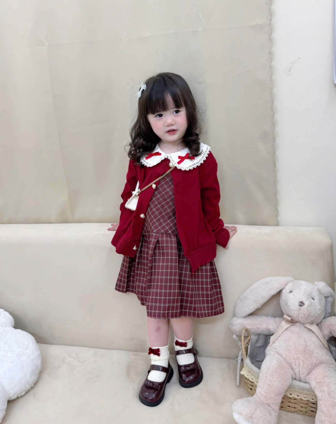G751 - SET BÉ GÁI VÁY KẺ CARO MIX CARDIGAN ĐỎ NƠ