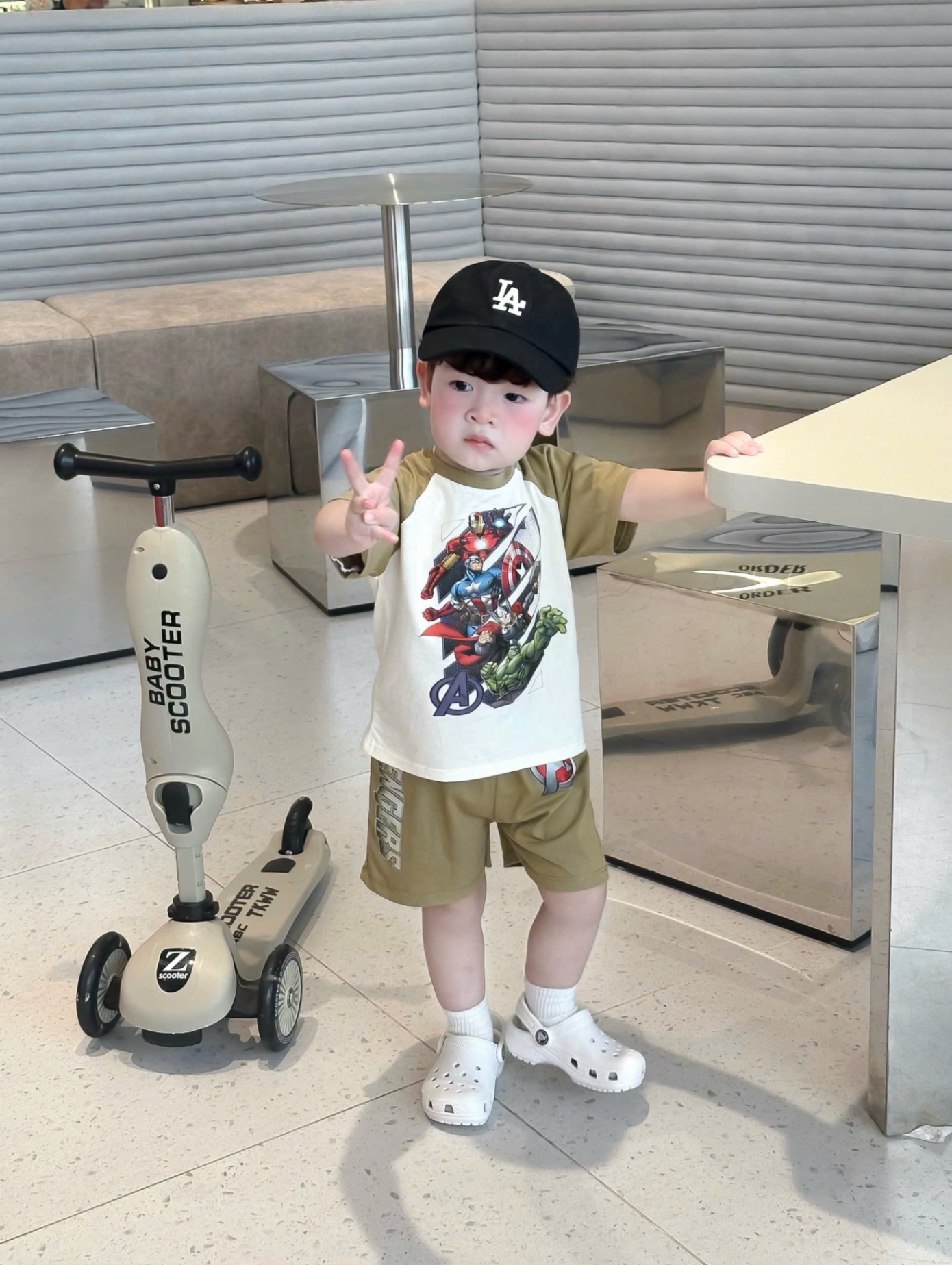 T936 - SET 2 BỘ ĐÙI BÉ TRAI MARVEL TRẮNG TAY RÊU