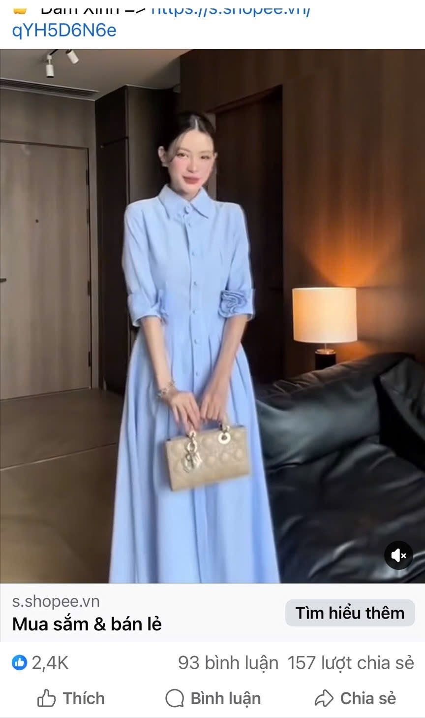 V487 - VÁY SƠ MI XANH SỌC CÚC BỌC TAY ĐÍNH HOA