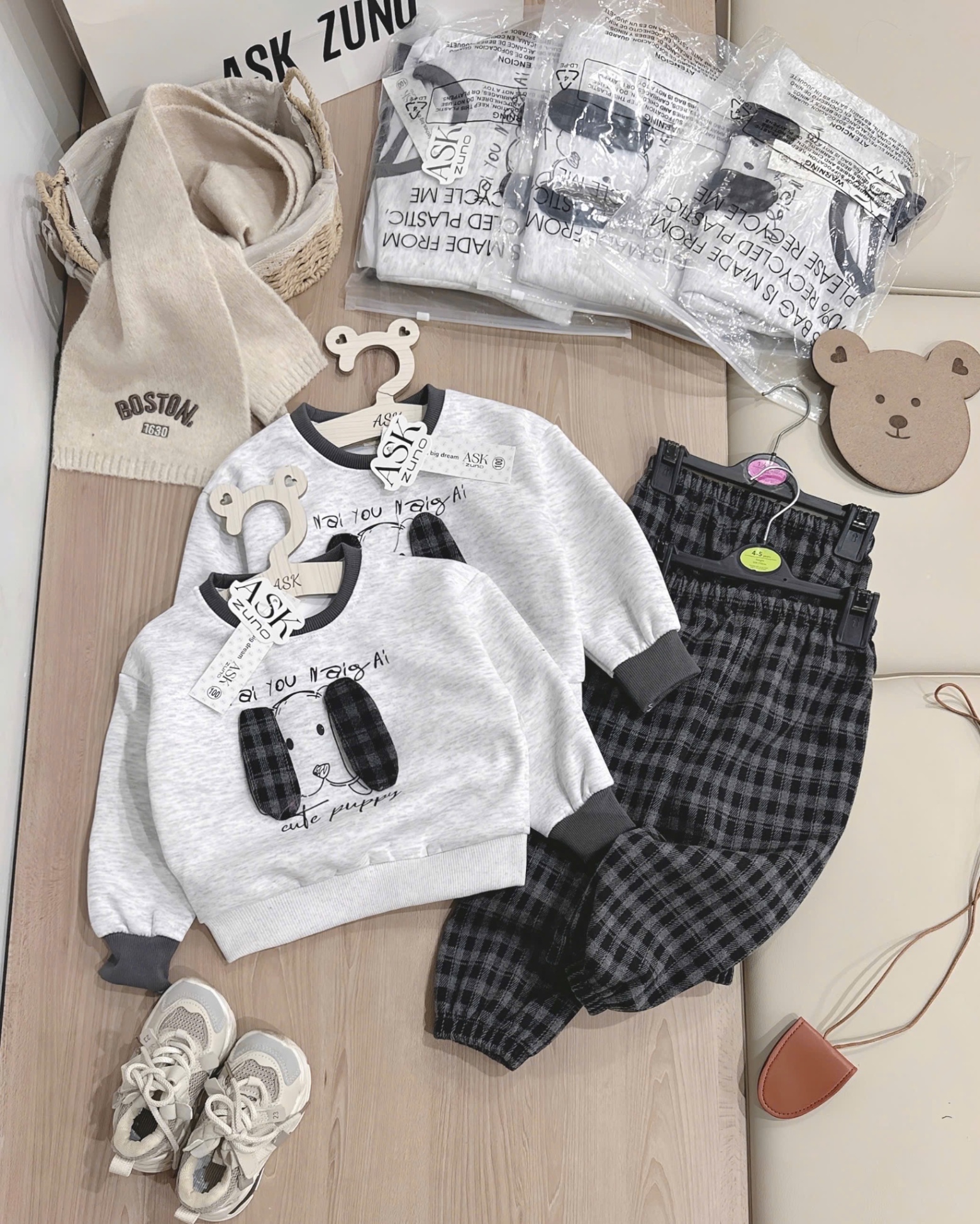 T948 - BỘ NỈ BÉ TRAI HAI DA CHÓ PUPPY TAI NỔI QUẦN CARO