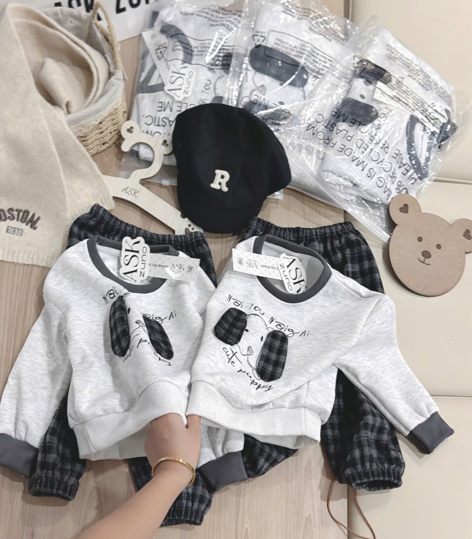 T948 - BỘ NỈ BÉ TRAI HAI DA CHÓ PUPPY TAI NỔI QUẦN CARO