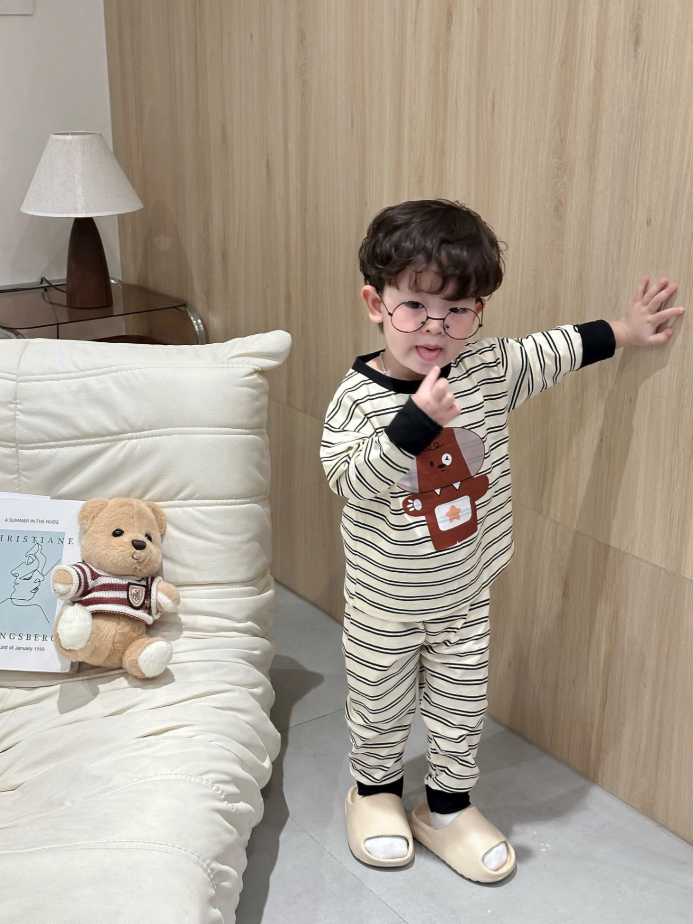 T952 - SET 2 BỘ BÉ TRAI DÀI TAY KẺ NGANG GẤU đen trắng