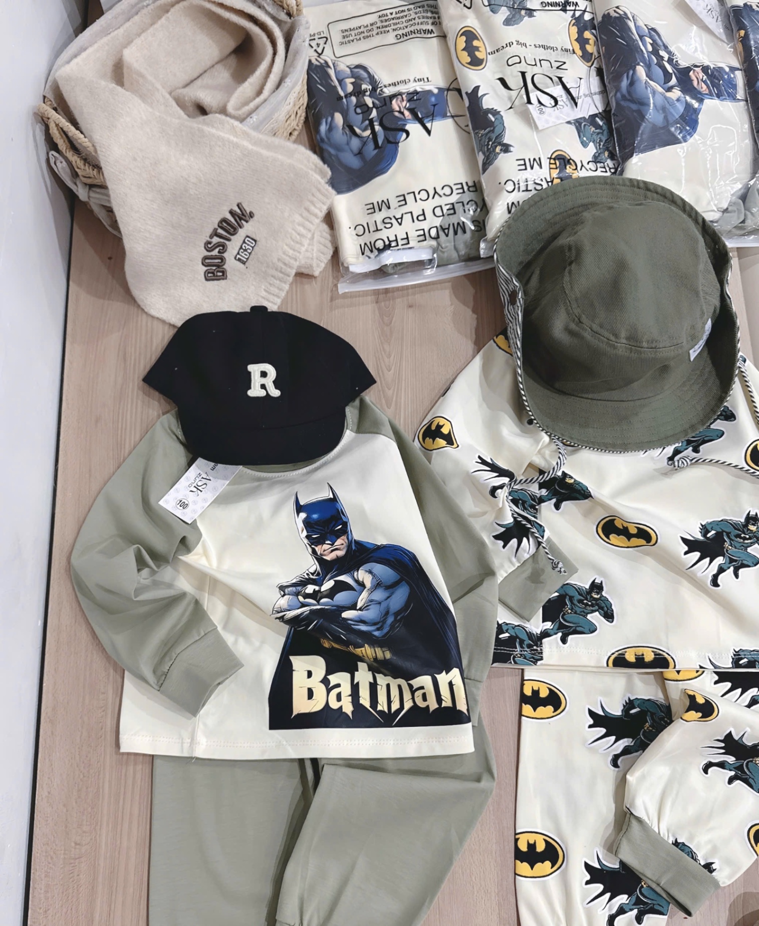 T949 - SET 2 BỘ BÉ TRAI DÀI TAY BATMAN BE TAY RÊU