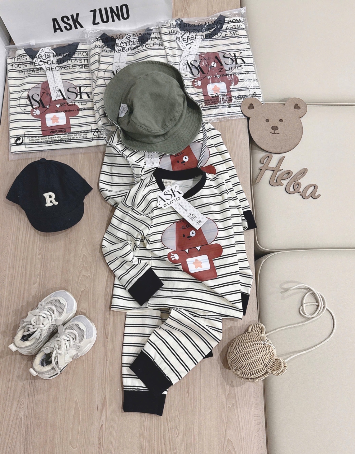 T952 - SET 2 BỘ BÉ TRAI DÀI TAY KẺ NGANG GẤU đen trắng