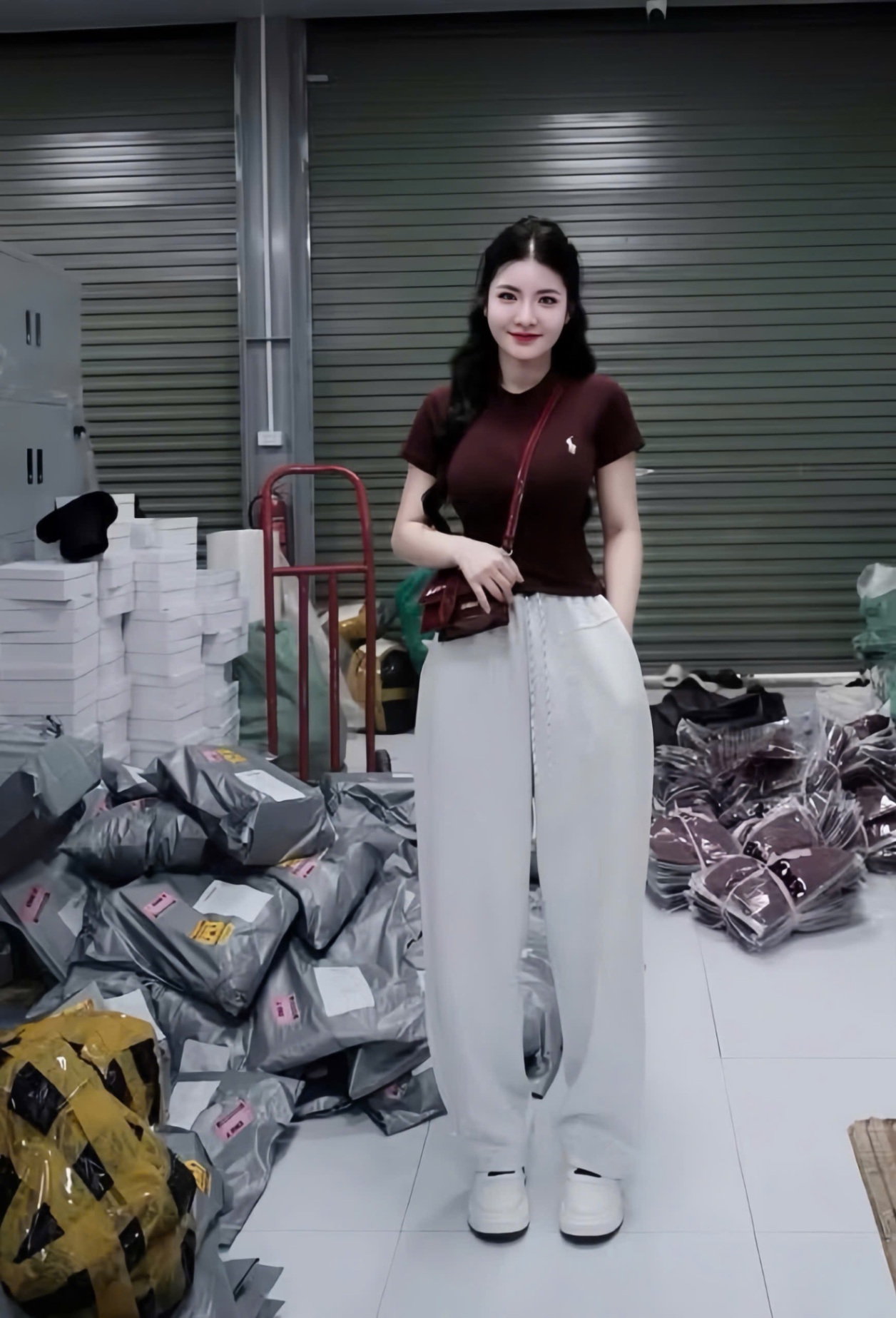 S174 - SET NỮ ÁO ZIP ĐỎ NGỰA CỘC MIX QUẦN HAIDA GHI