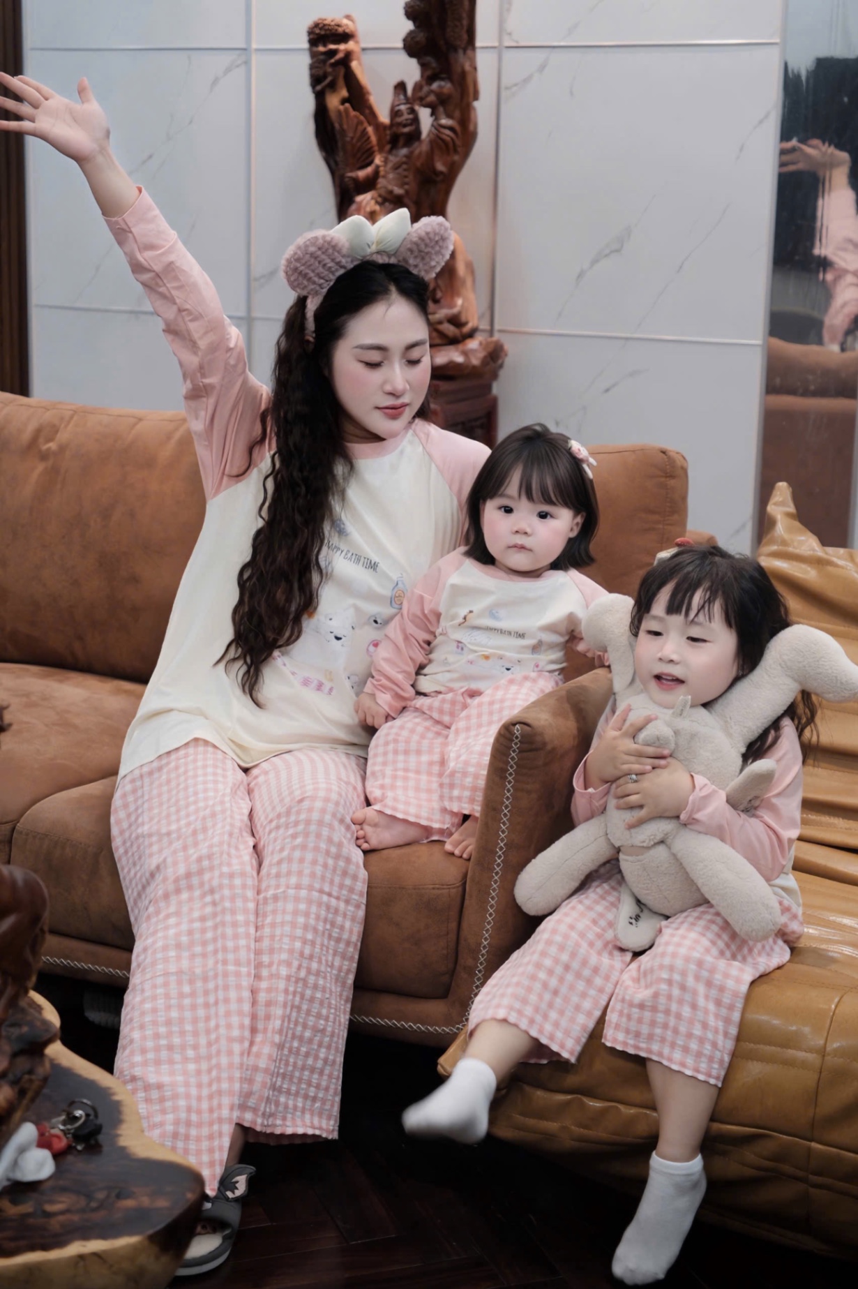 G759 - SET ĐÔI MẸ BÉ ÁO BE TAY HỒNG QUẦN KẺ