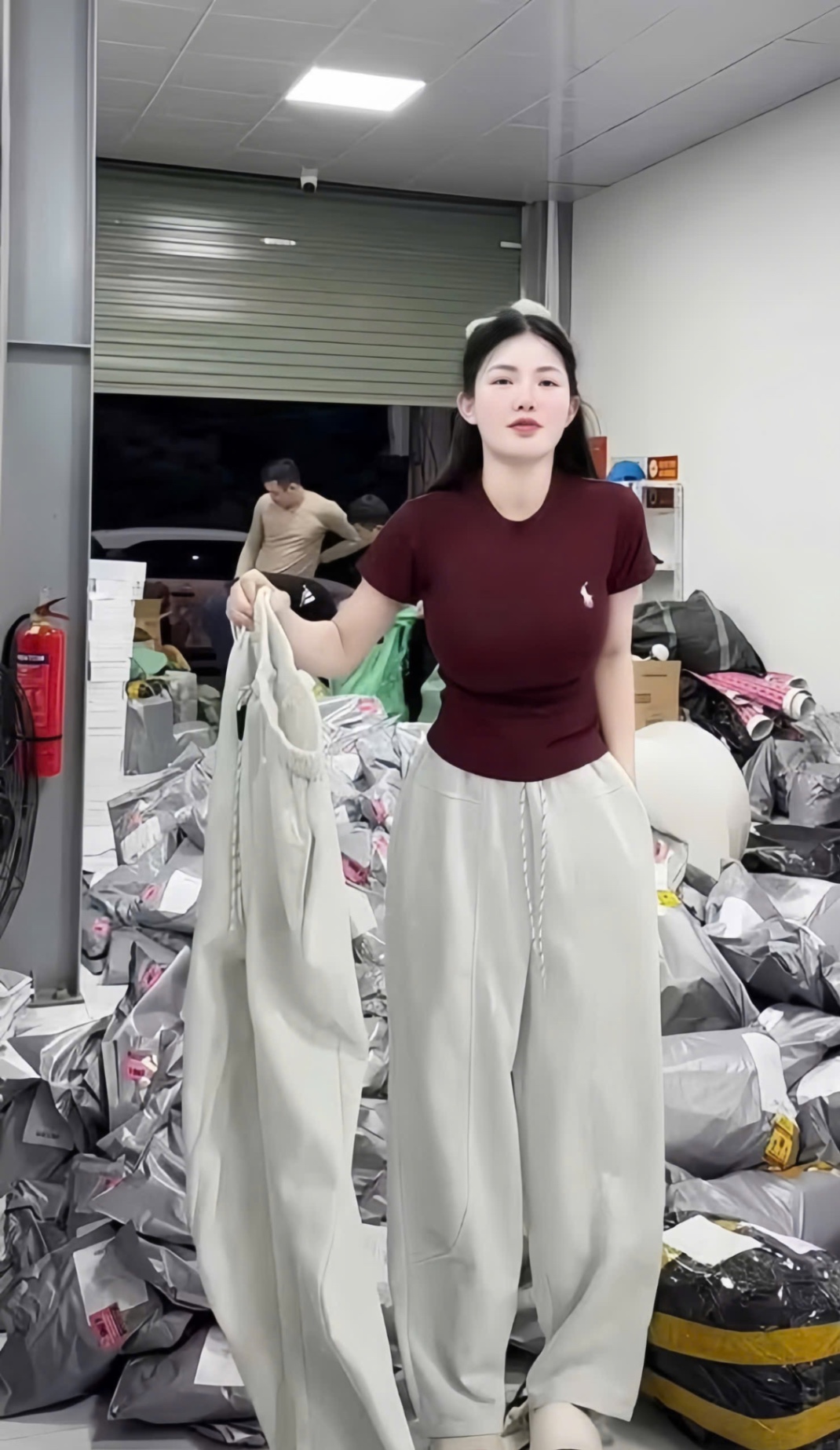 S174 - SET NỮ ÁO ZIP ĐỎ NGỰA CỘC MIX QUẦN HAIDA GHI