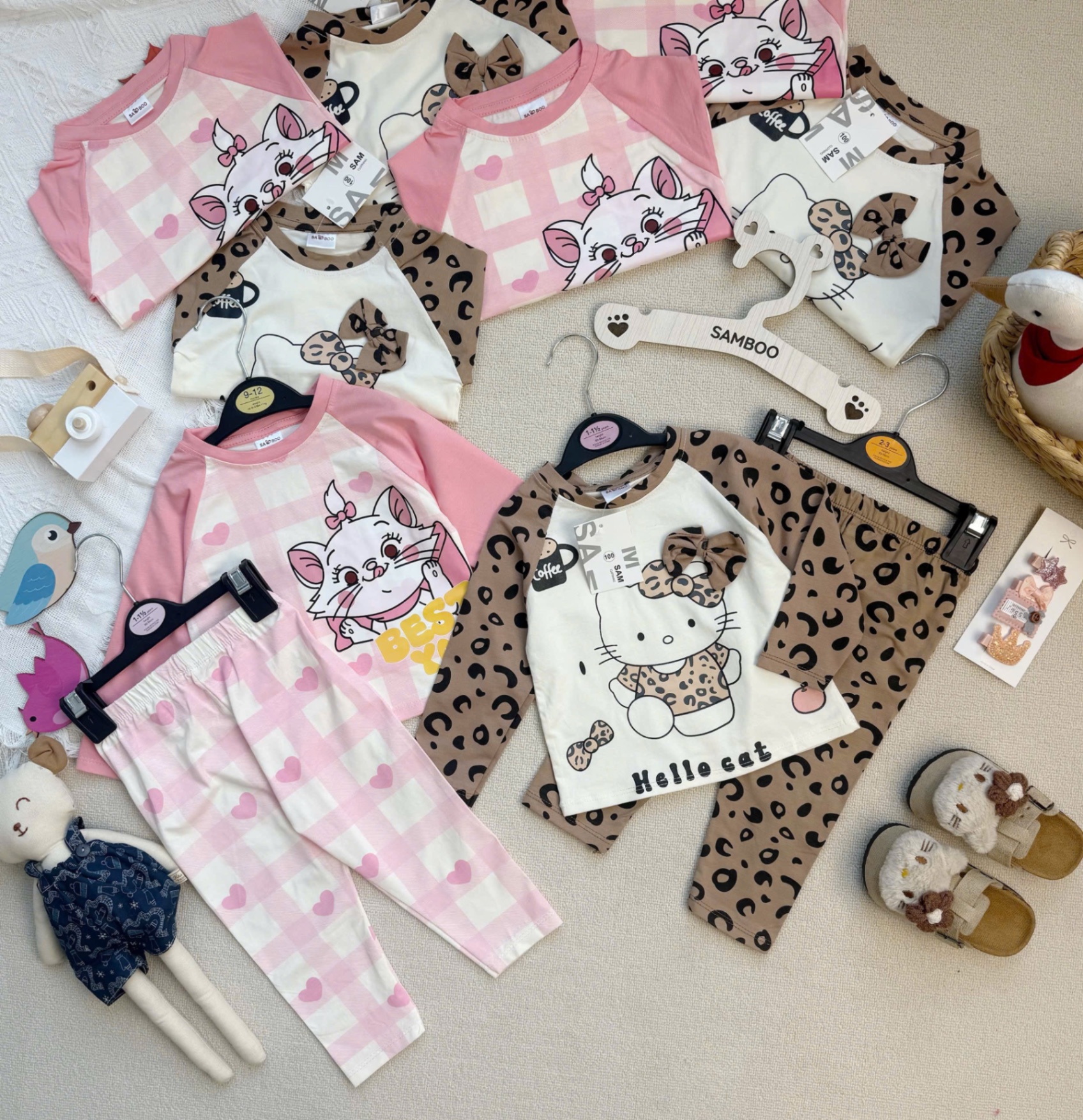 G772 - SET 2 BỘ BÉ GÁI DÀI TAY MÈO KITTY hồng da báo