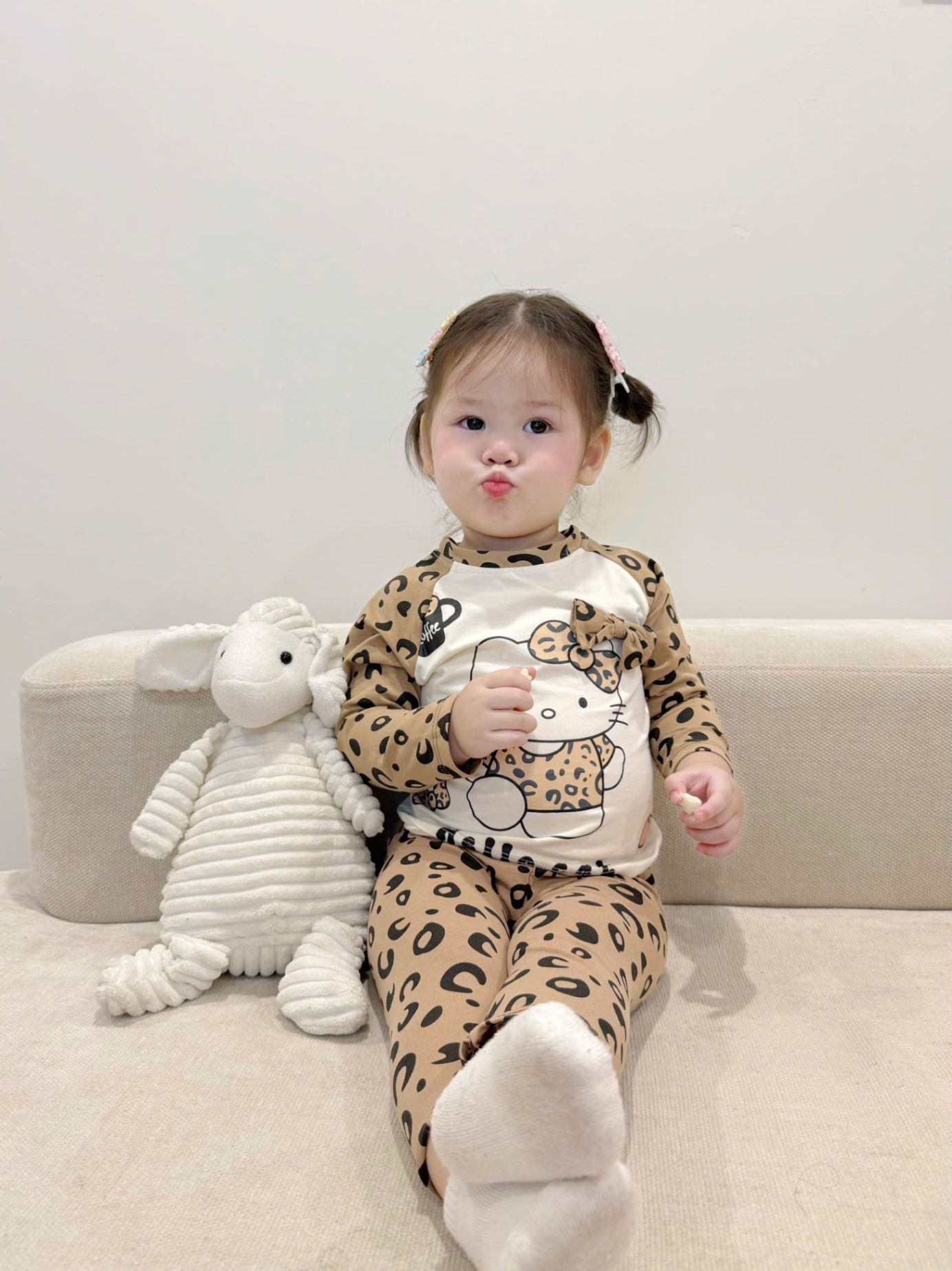 G772 - SET 2 BỘ BÉ GÁI DÀI TAY MÈO KITTY hồng da báo