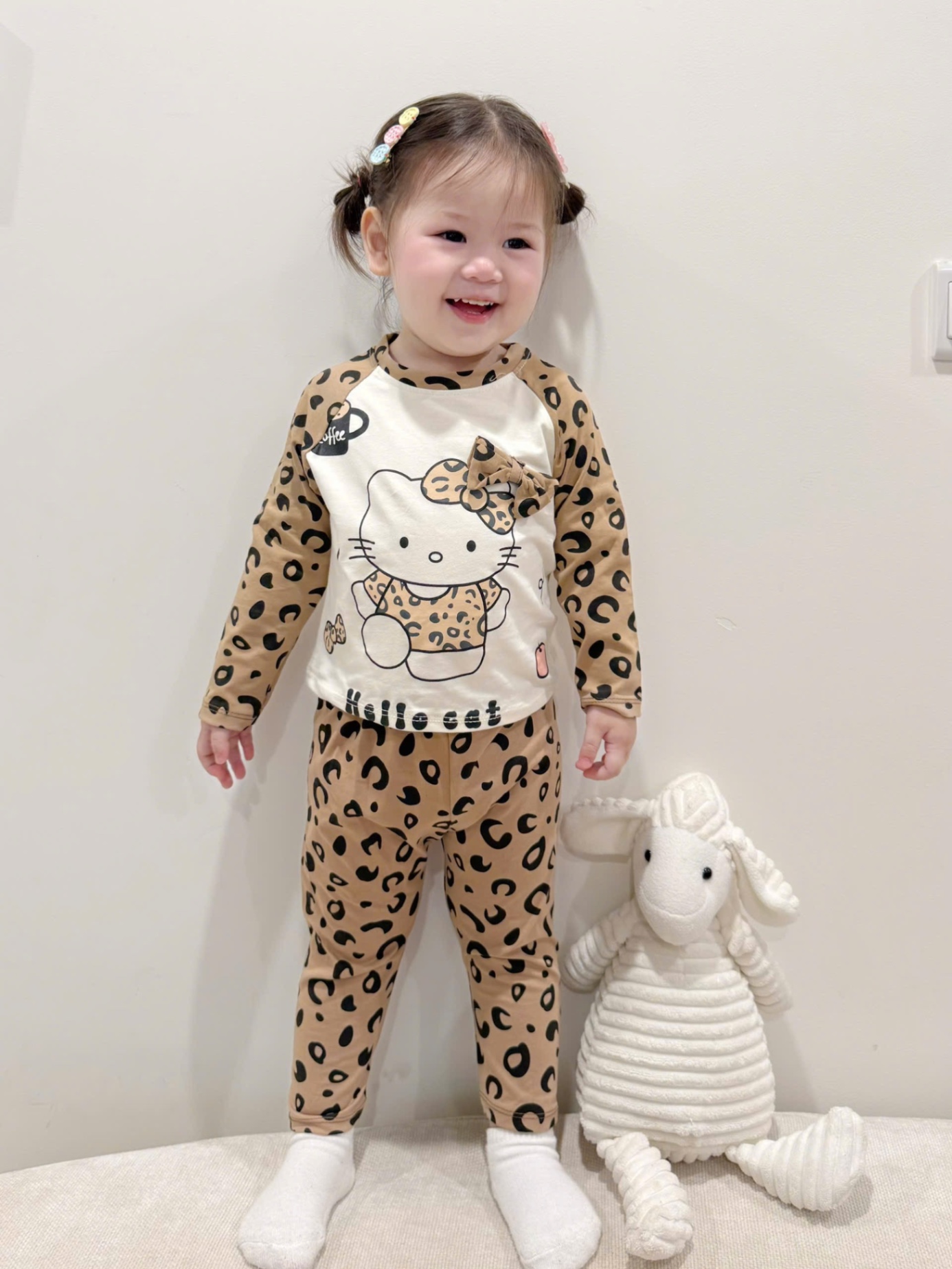 G772 - SET 2 BỘ BÉ GÁI DÀI TAY MÈO KITTY hồng da báo