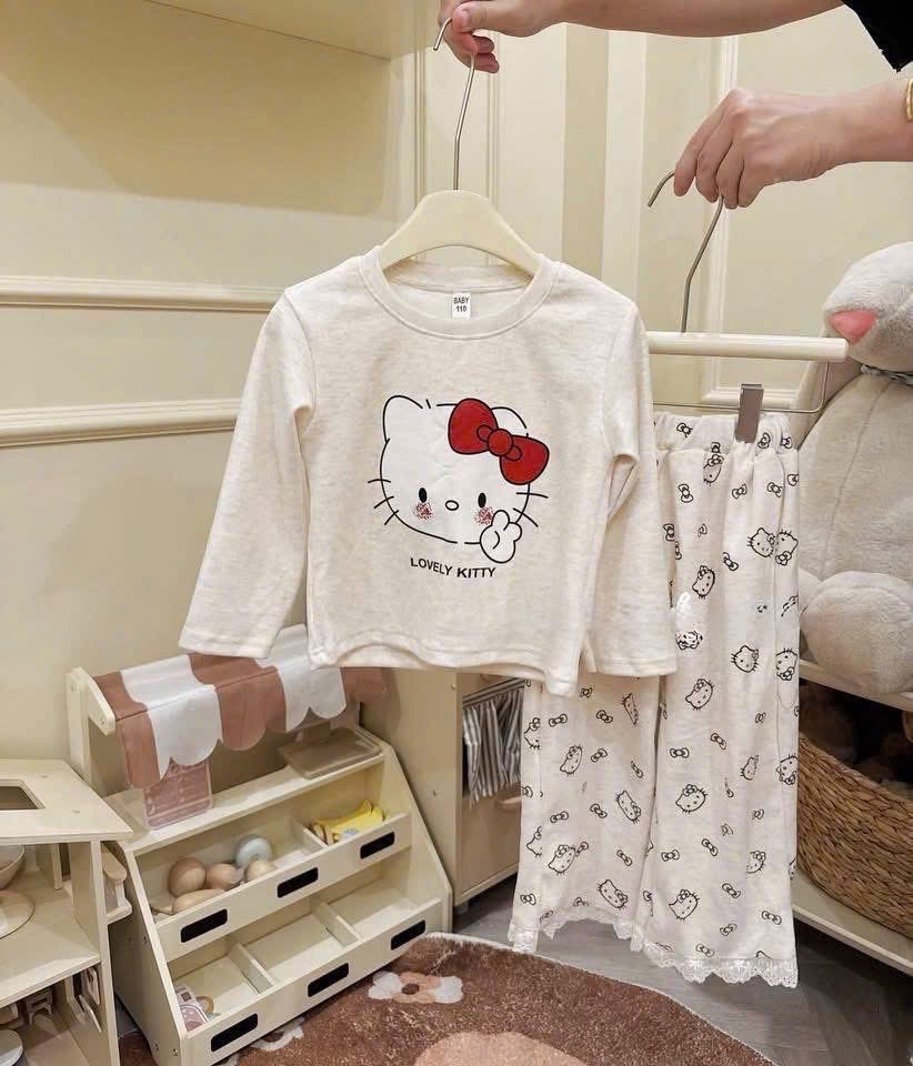 G770 - BỘ BÉ GÁI TĂM THỎ LOVELY KITTY DÀI TAY 4M
