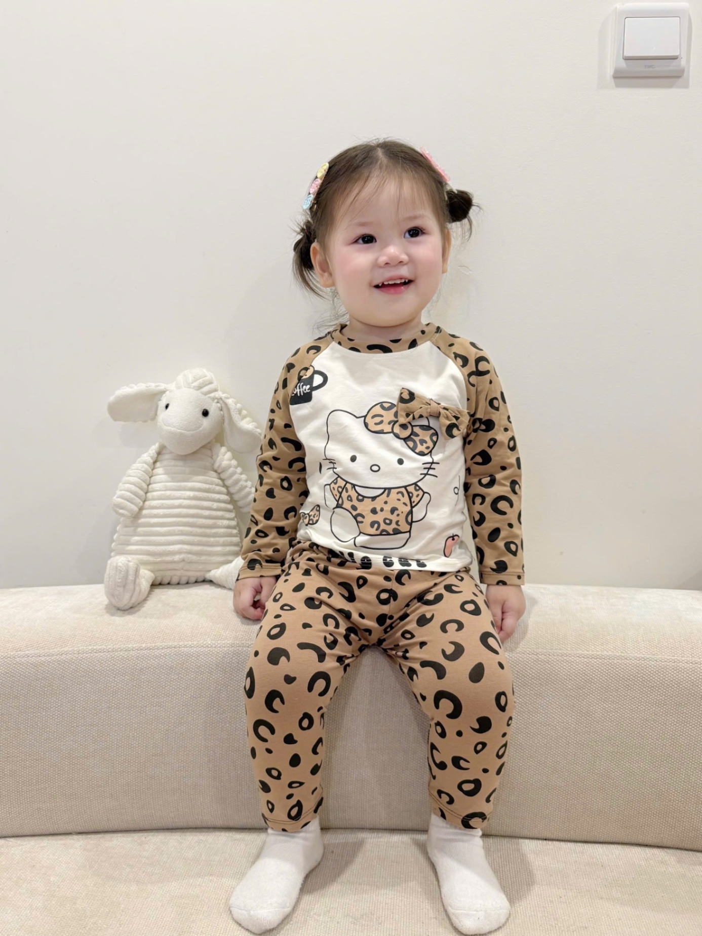 G772 - SET 2 BỘ BÉ GÁI DÀI TAY MÈO KITTY hồng da báo