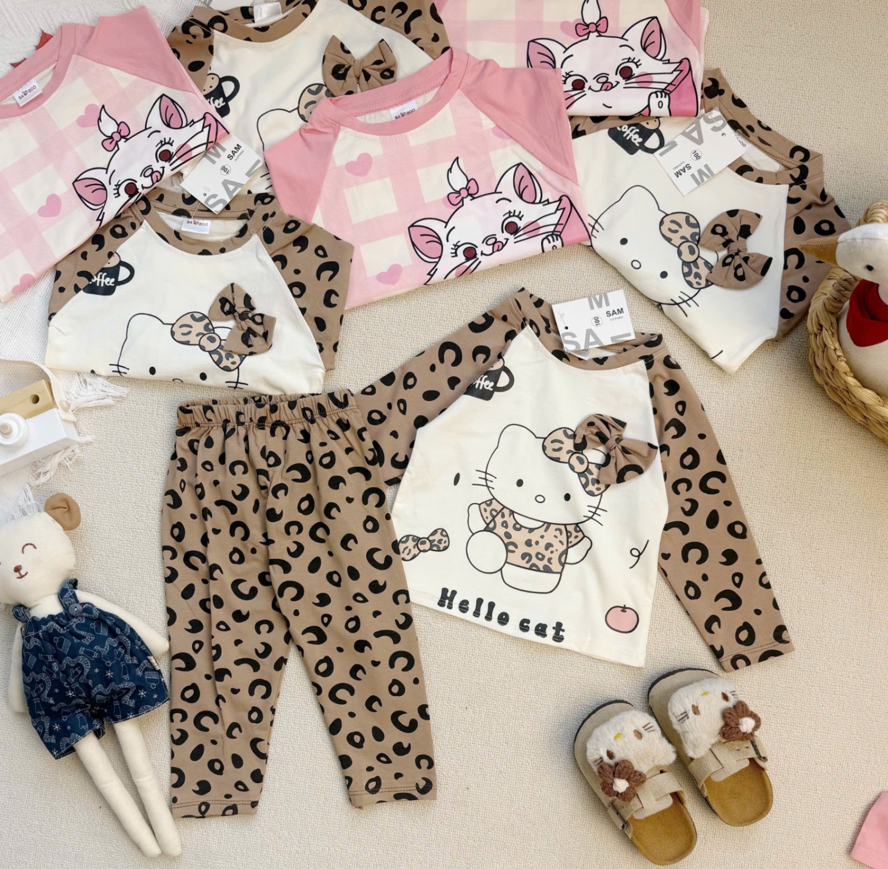 G772 - SET 2 BỘ BÉ GÁI DÀI TAY MÈO KITTY hồng da báo