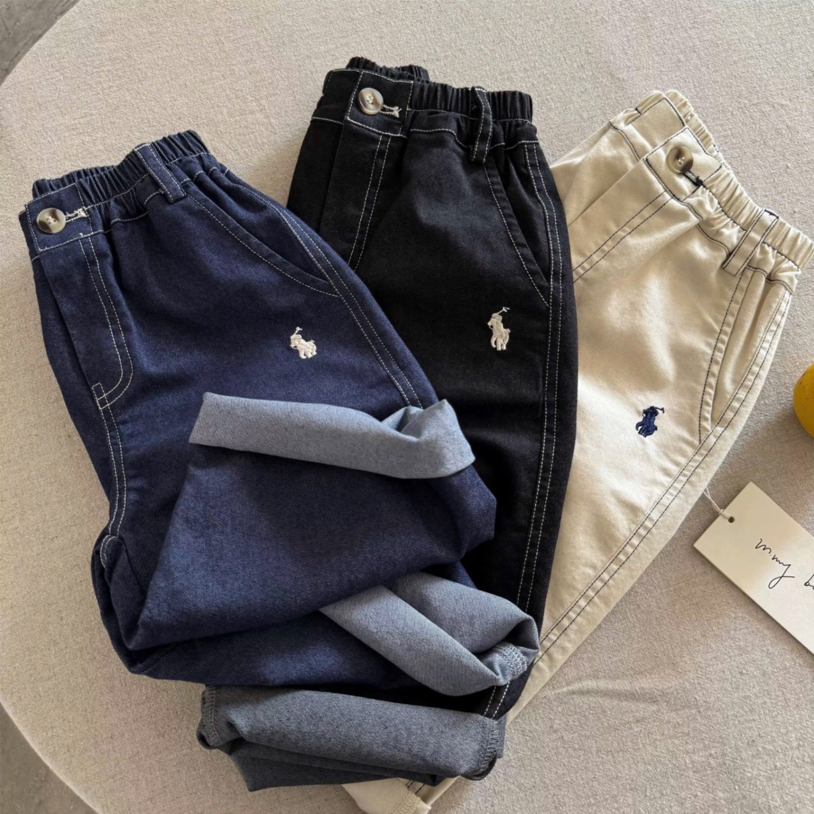 QB341 - QUẦN JEANS BÉ TRAI CẠP CHUN THÊU KỊ SĨ 3M