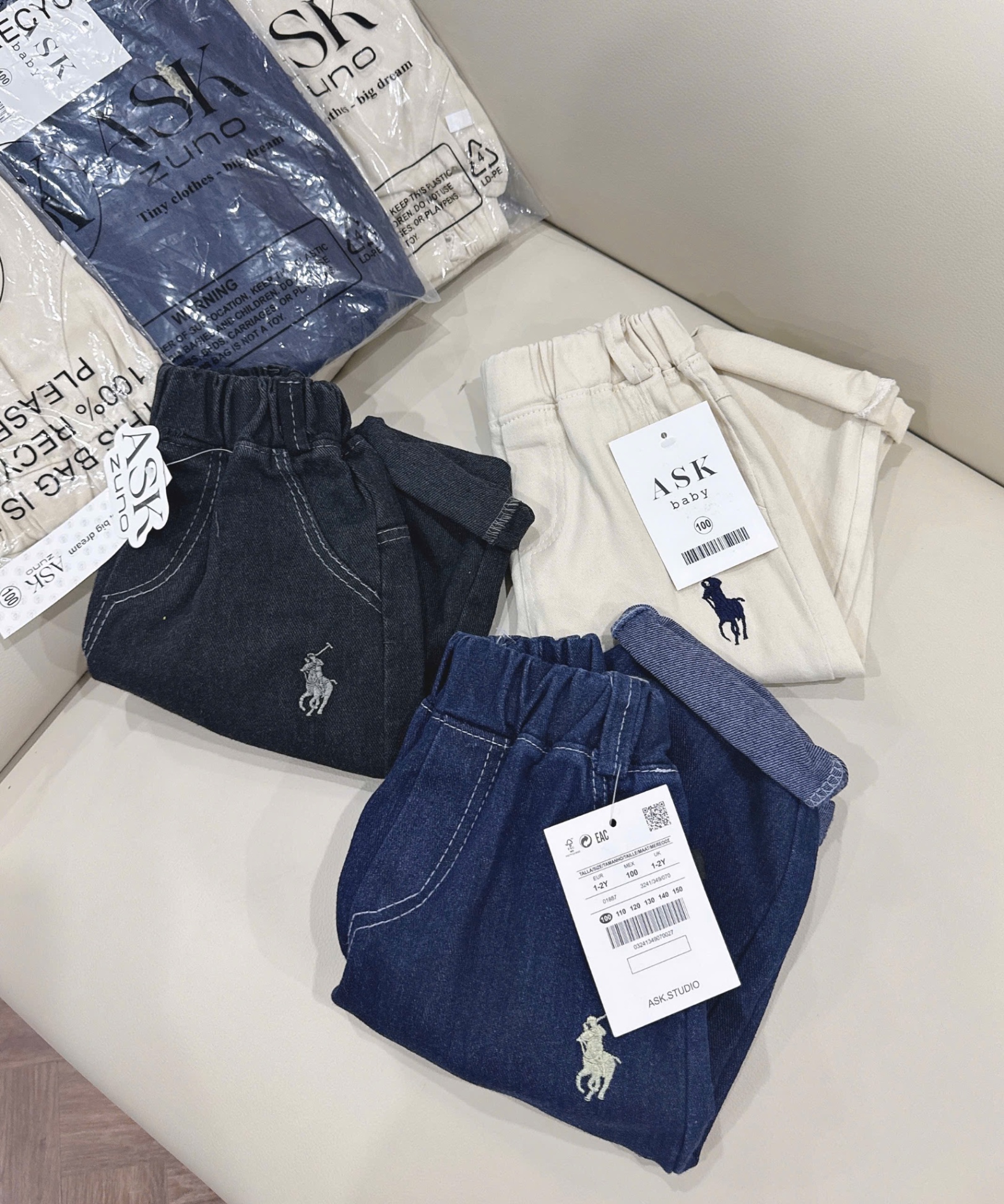 QB341 - QUẦN JEANS BÉ TRAI CẠP CHUN THÊU KỊ SĨ 3M