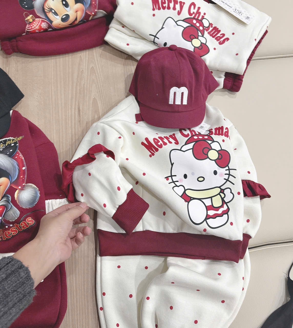 G795 - BỘ NỈ BÉ GÁI HAIDA MICKEY PHỐI ĐỎ BE CHRISMAS