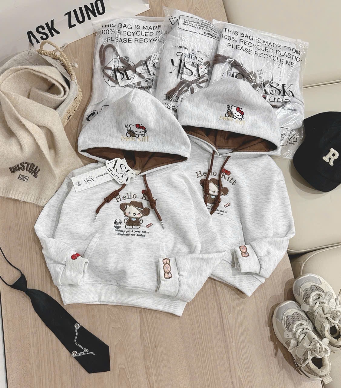 AB826 - ÁO NỈ HOODIE BÉ GÁI GHI MŨ NÂU MÈO HELLO KITTY