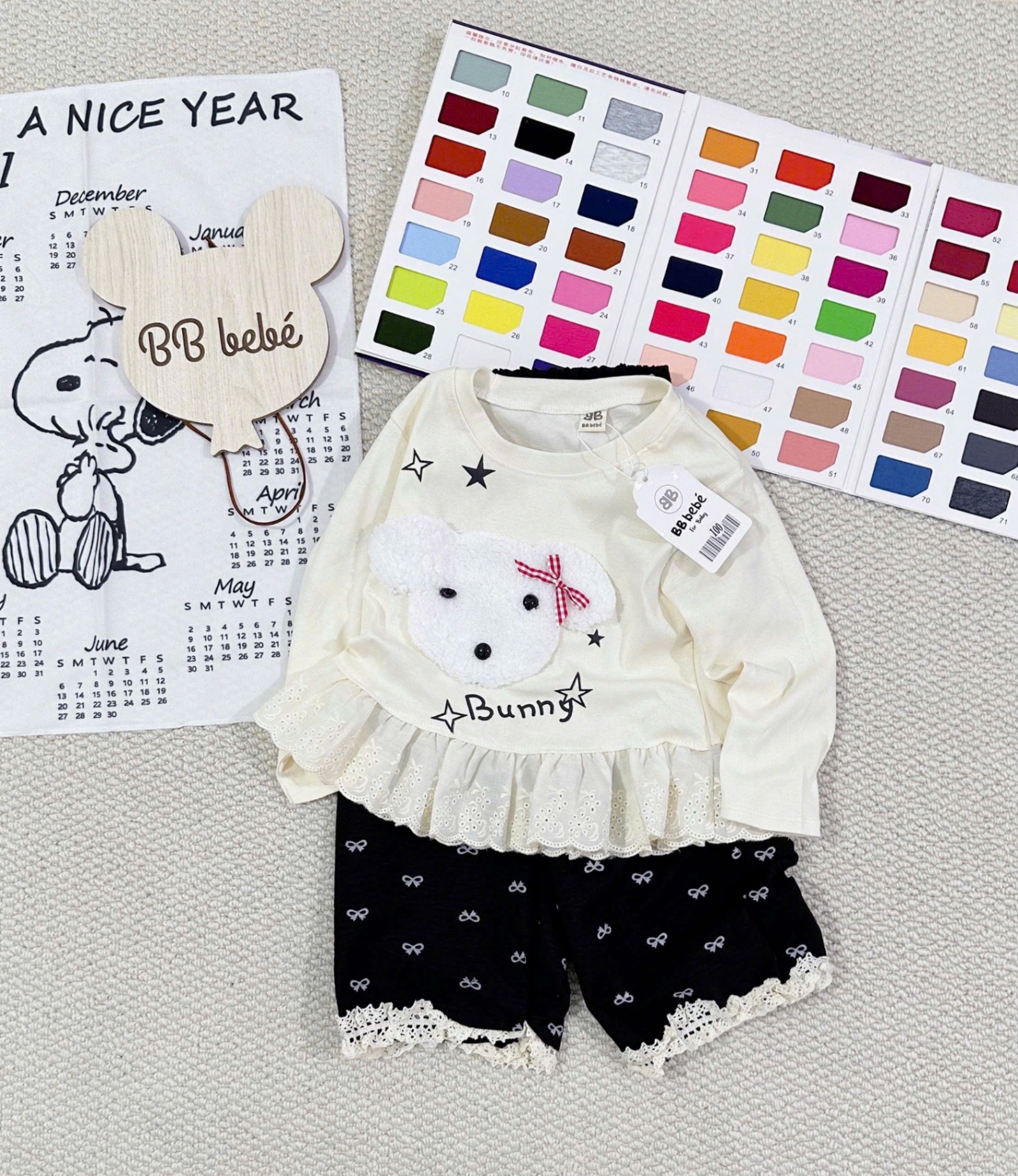 G807 - BỘ BÉ GÁI ÁO BE GẤU NỔI BUNNY QUẦN ĐEN NƠ