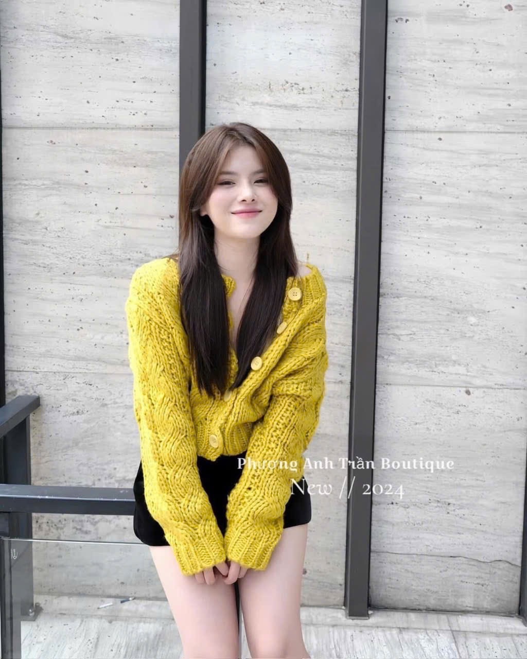 ANU326 - ÁO KHOÁC LEN QC VÀNG VẶN THỪNG