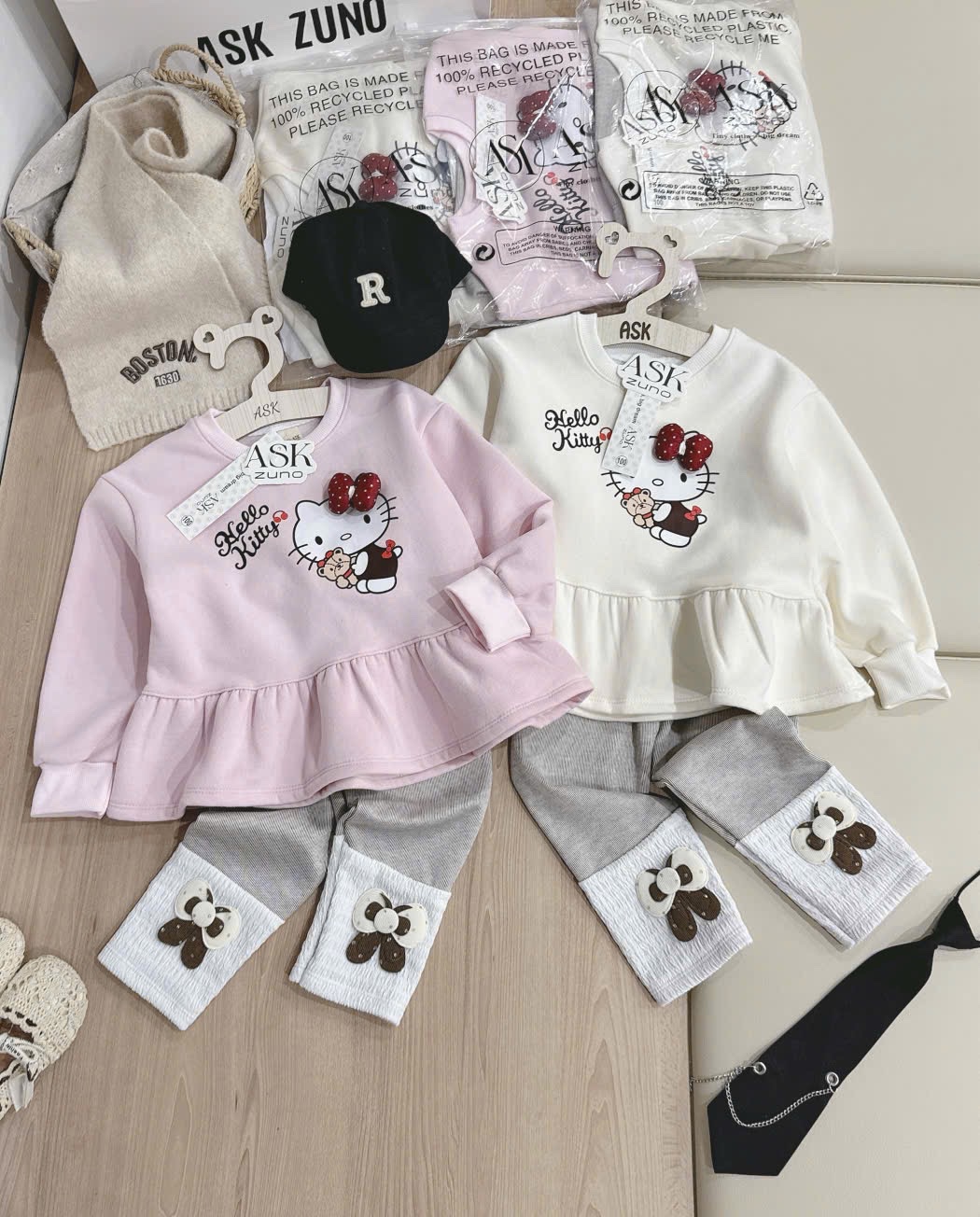 G815 - BỘ NỈ BÉ GÁI HELLO KITTY QUẦN LEGGING NƠ NỔI