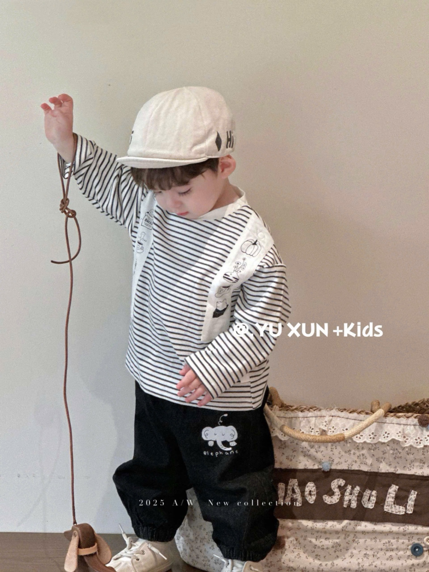 T018 - BỘ BÉ TRAI KẺ NGANG ĐEN TRẮNG QUẦN BÒ