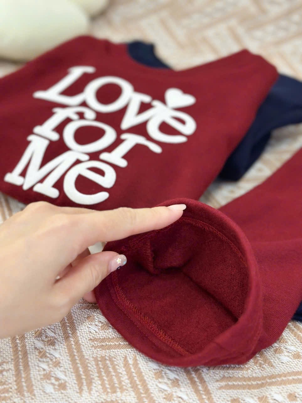 G823 - BỘ NỈ BÉ GÁI Love for me QUẦN LOE