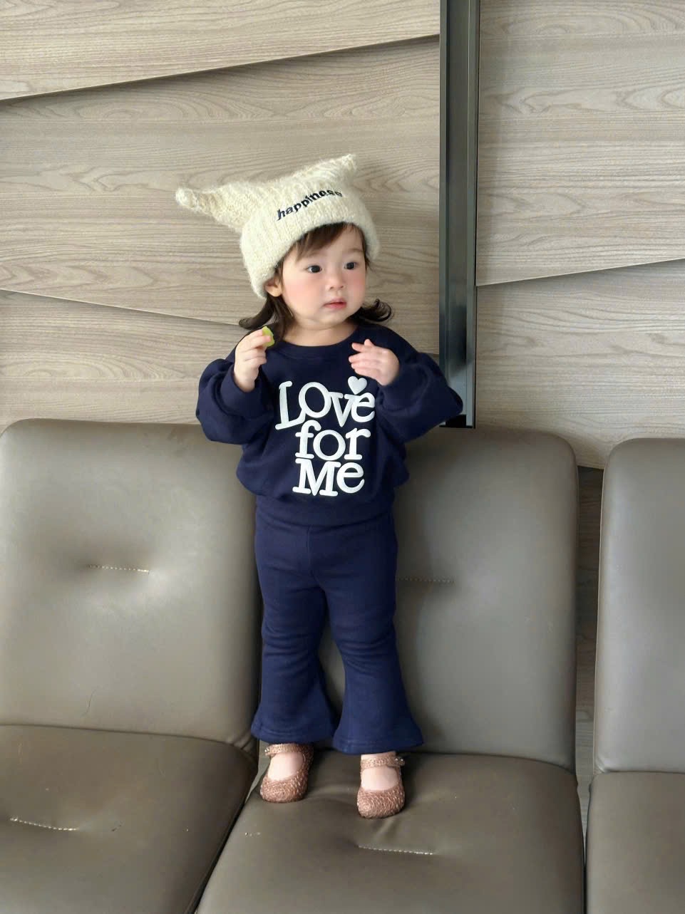 G823 - BỘ NỈ BÉ GÁI Love for me QUẦN LOE