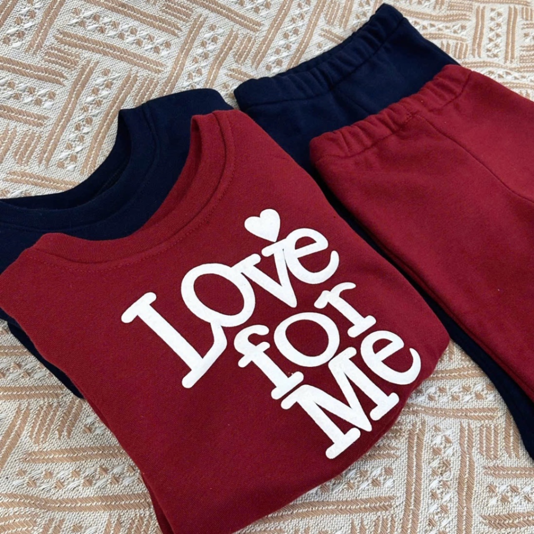 G823 - BỘ NỈ BÉ GÁI Love for me QUẦN LOE