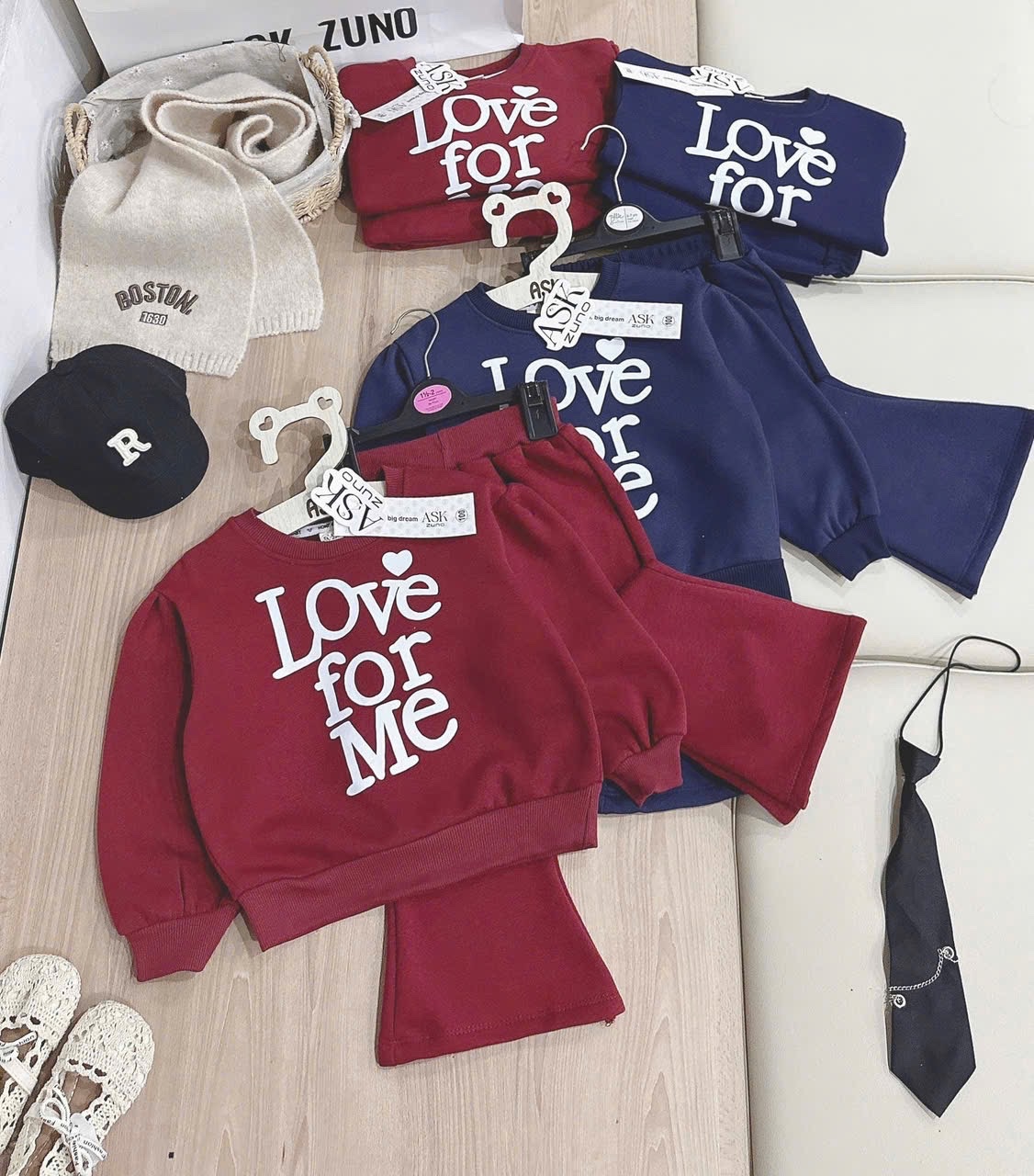 G823 - BỘ NỈ BÉ GÁI Love for me QUẦN LOE