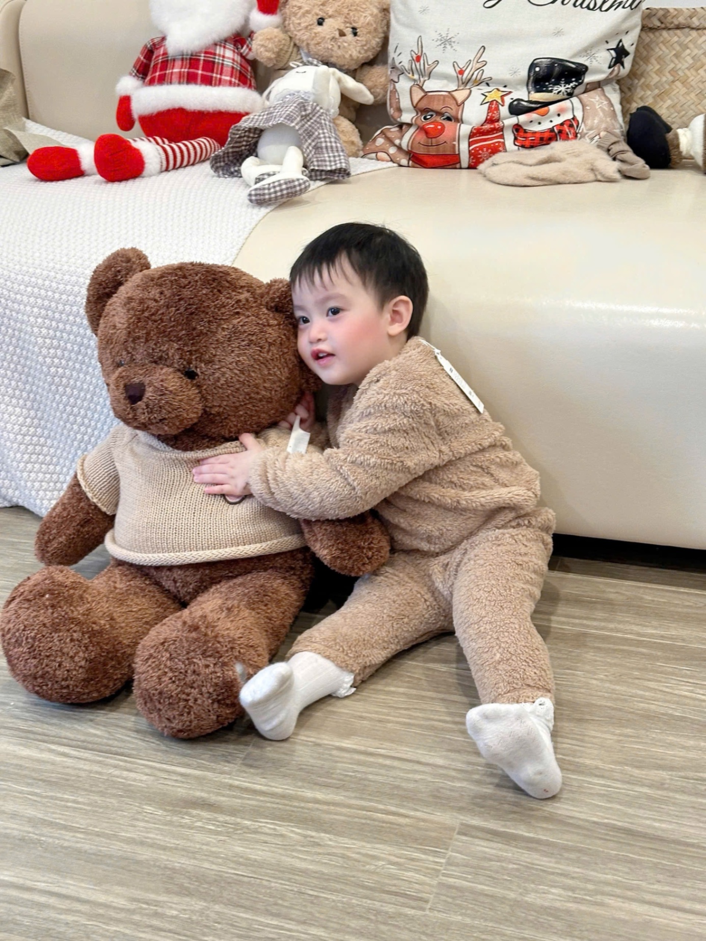 T022 - SET 2 BỘ BÉ TRAI GÁI LÔNG TRƠN nâu be