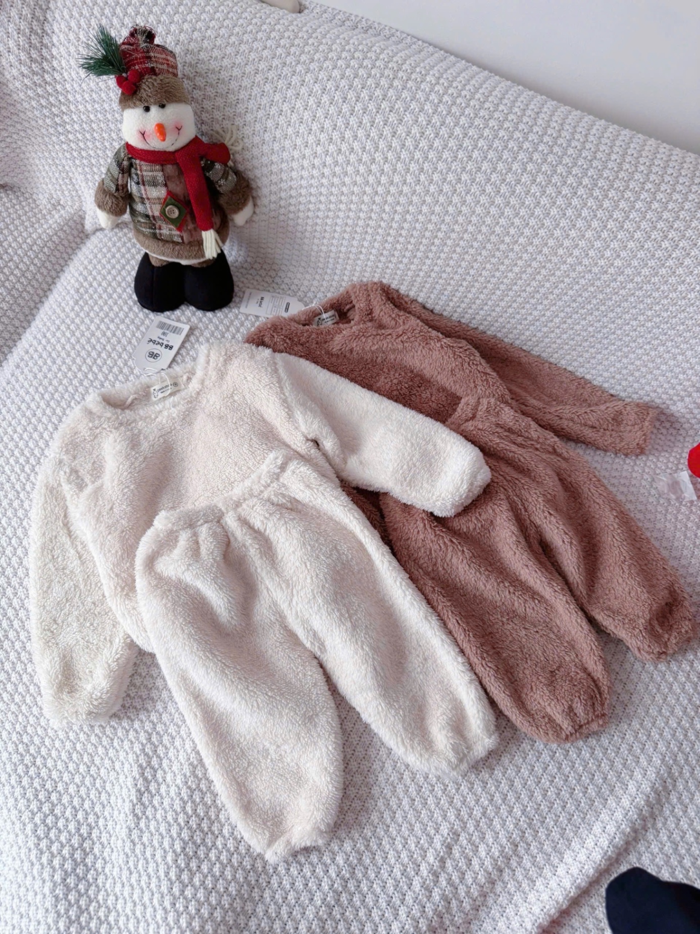T022 - SET 2 BỘ BÉ TRAI GÁI LÔNG TRƠN nâu be