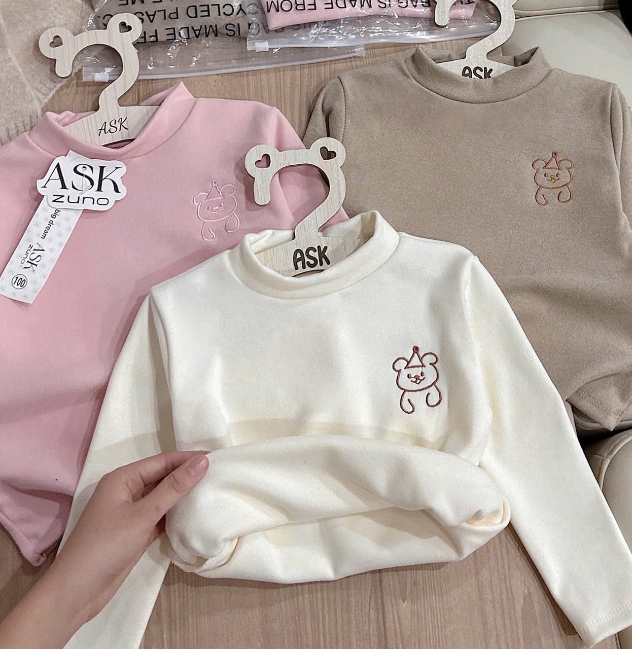 AB832 - SET 3 ÁO BÉ GÁI ZIP LÔNG 3P THÊU GẤU nâu hồng be