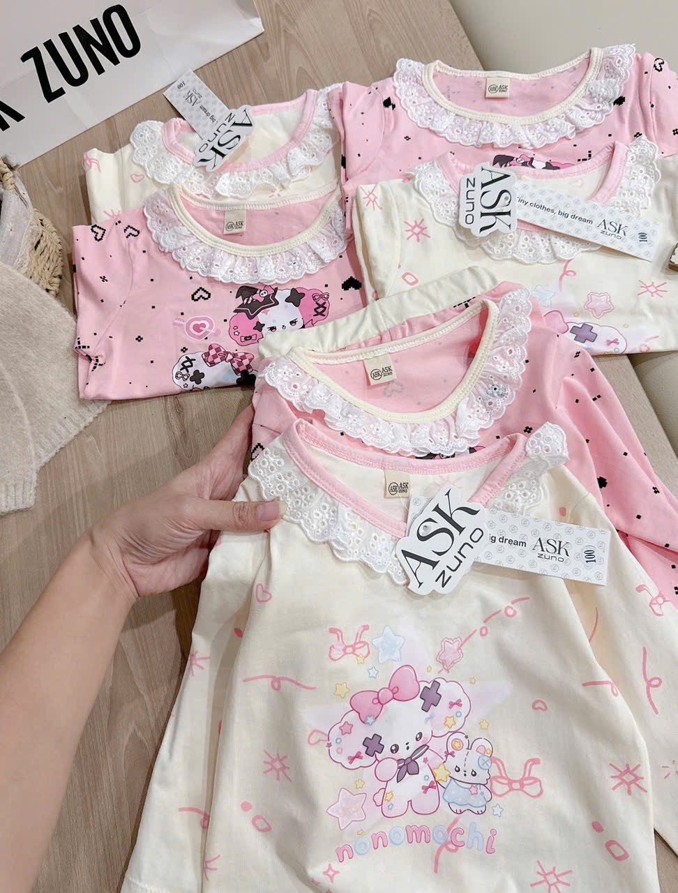 G825 - SET 2 BỘ BÉ GÁI DÀI TAY KUROMI hồng be