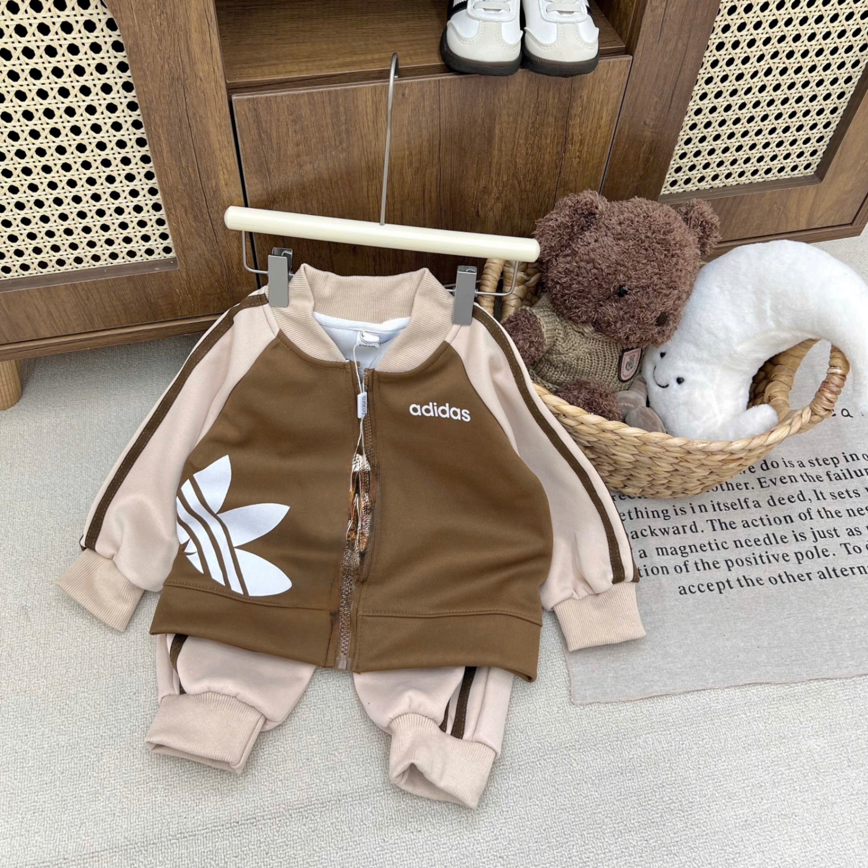 T028 - BỘ NỈ BÉ TRAI KHOÁ DAS NÂU PHỐI BE
