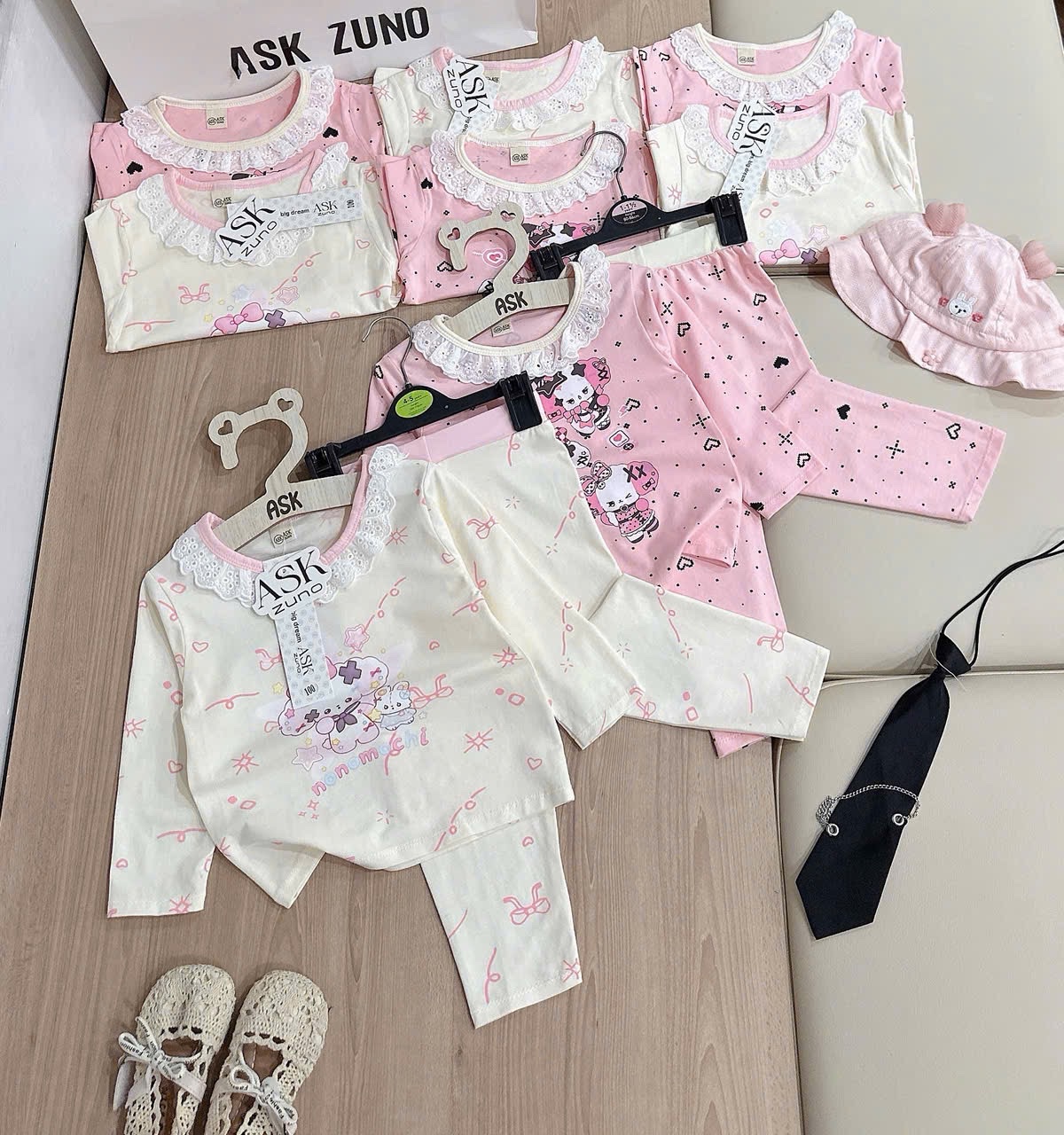 G825 - SET 2 BỘ BÉ GÁI DÀI TAY KUROMI hồng be