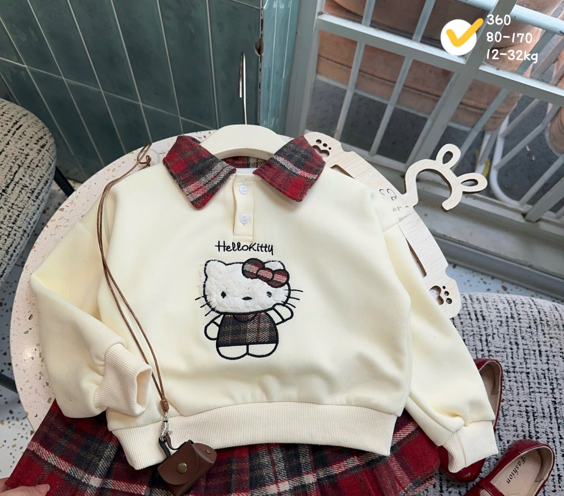 G829 - SET BÉ GÁI ÁO NỈ CỔ KẺ THÊU KITTY CVAY DẠ