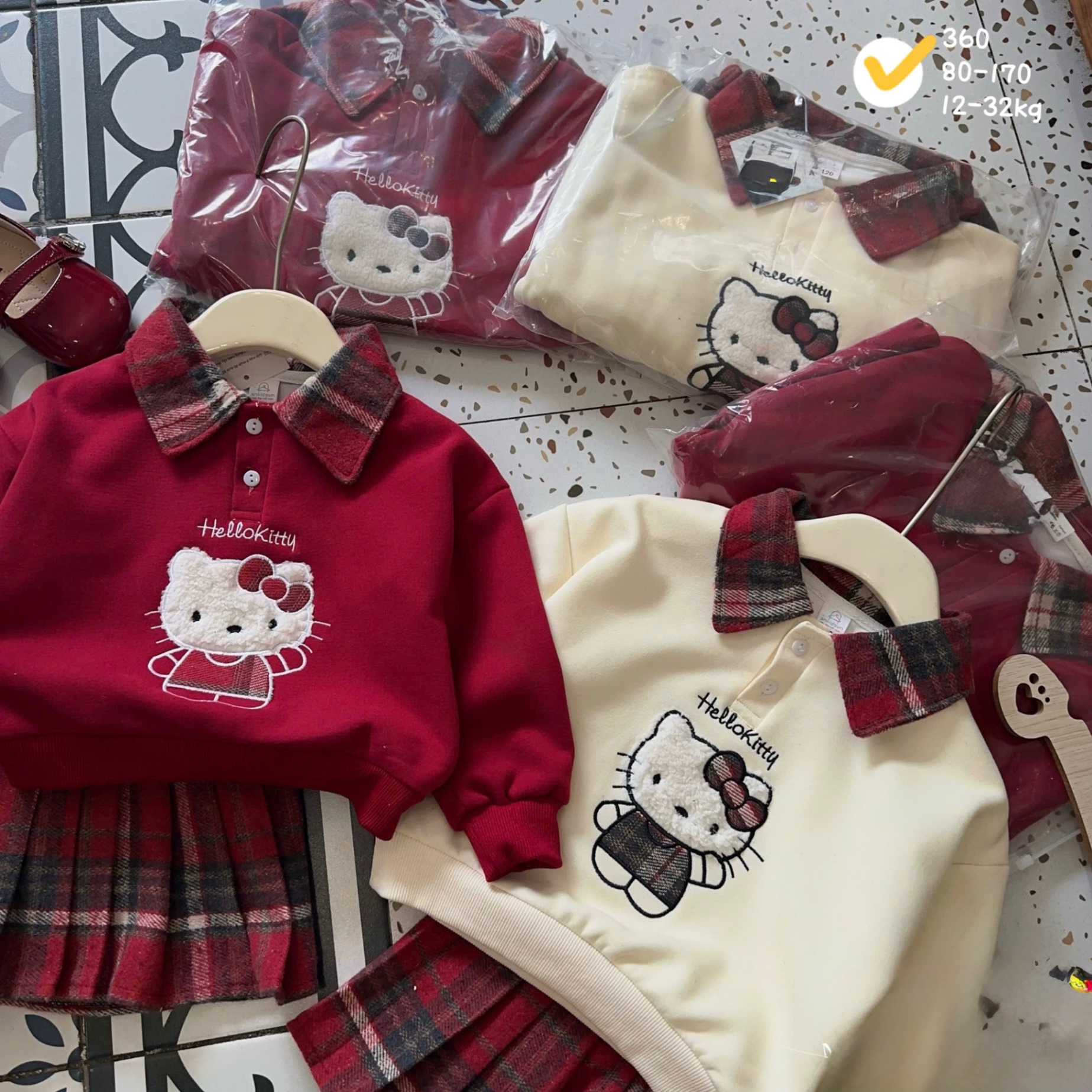 G829 - SET BÉ GÁI ÁO NỈ CỔ KẺ THÊU KITTY CVAY DẠ