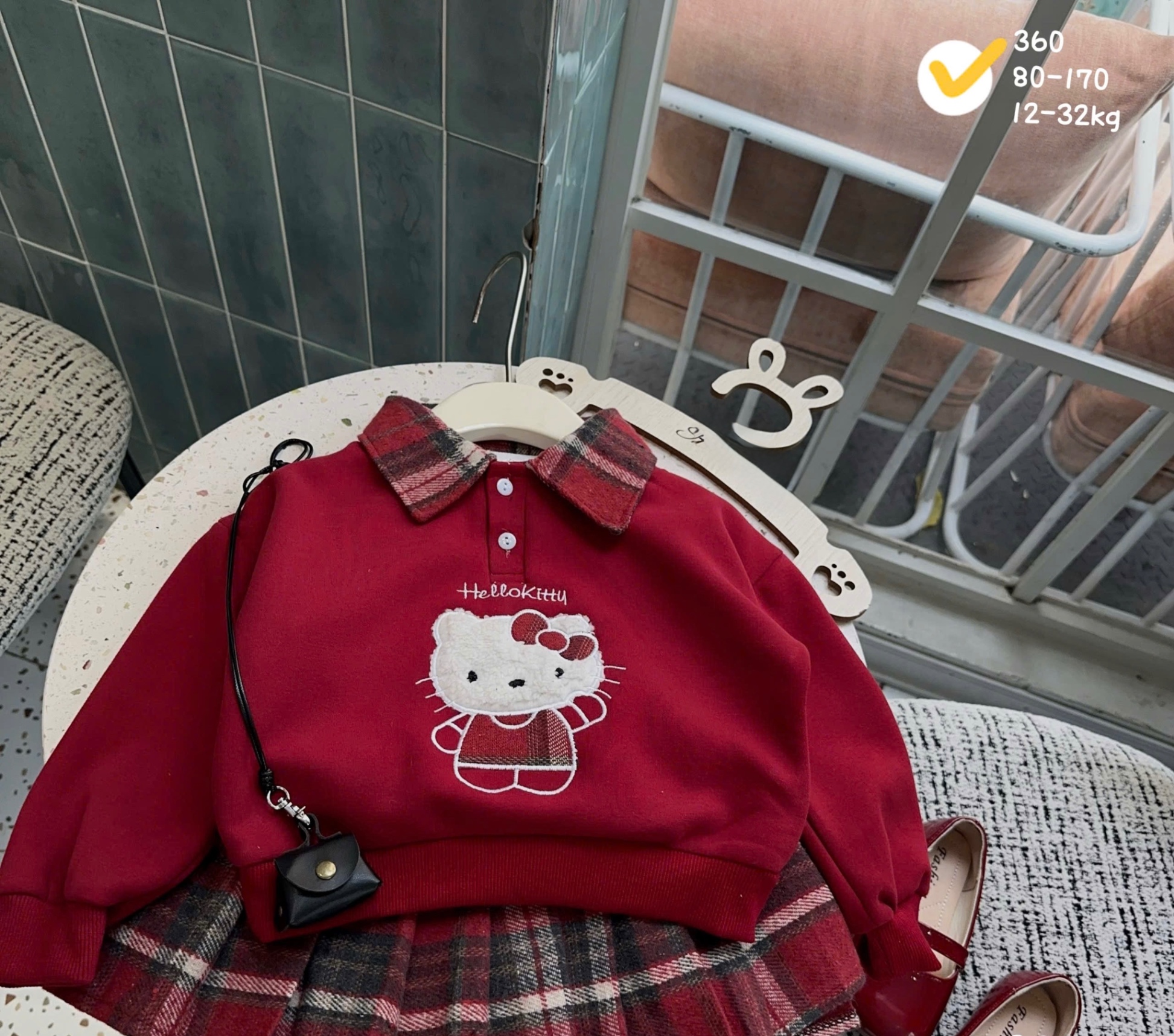 G829 - SET BÉ GÁI ÁO NỈ CỔ KẺ THÊU KITTY CVAY DẠ