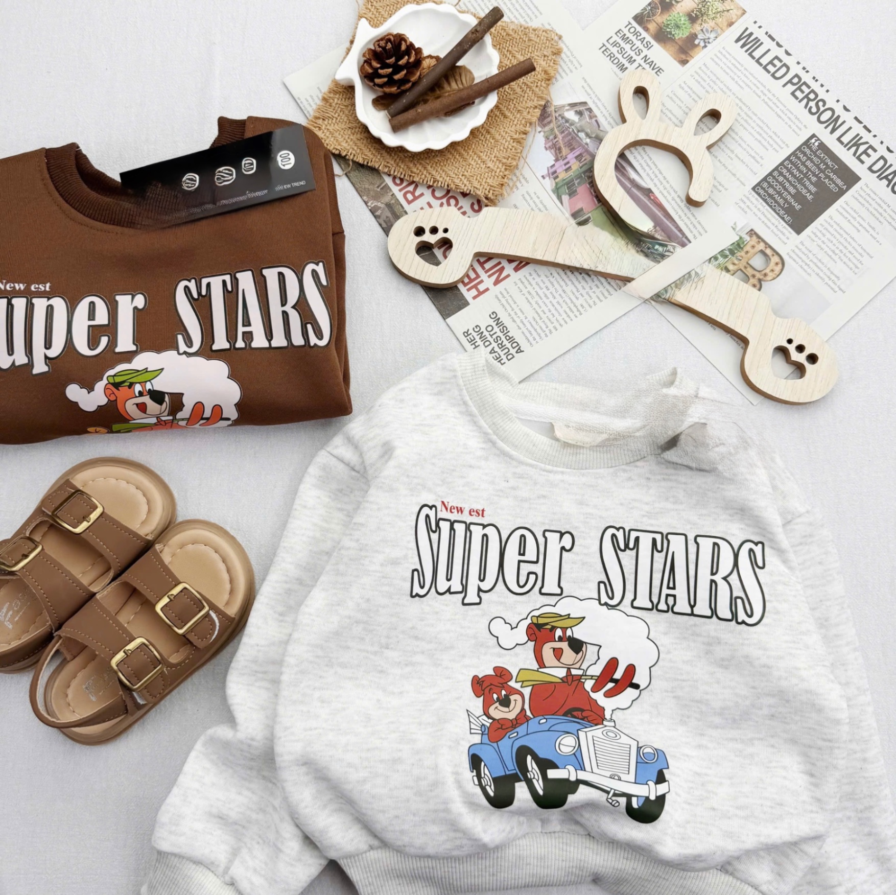 AB837 - SET 2 ÁO BÉ TRAI NỈ HAIDA SUPER STAR nâu ghi