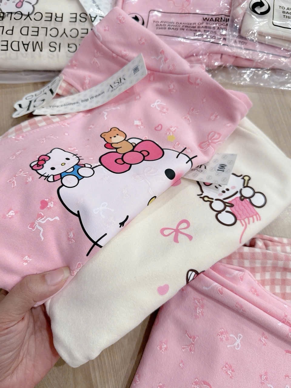 G827 - SET 2 BỘ BÉ GÁI ZIP LÔNG KITTY hồng be PHỐI KẺ