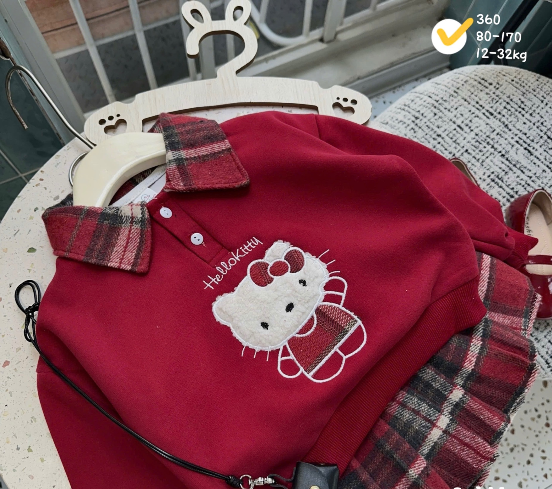 G829 - SET BÉ GÁI ÁO NỈ CỔ KẺ THÊU KITTY CVAY DẠ