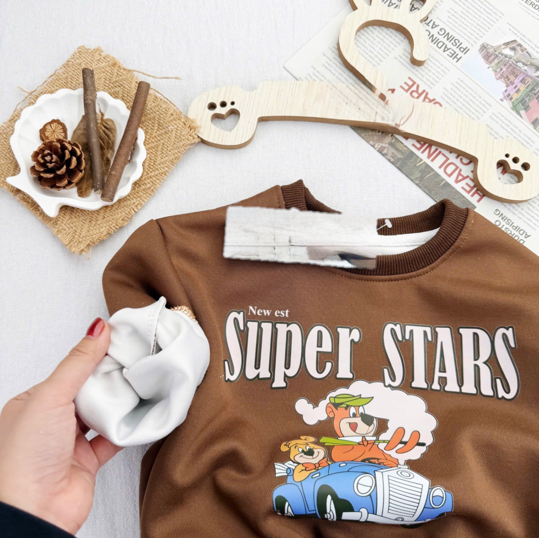 AB837 - SET 2 ÁO BÉ TRAI NỈ HAIDA SUPER STAR nâu ghi
