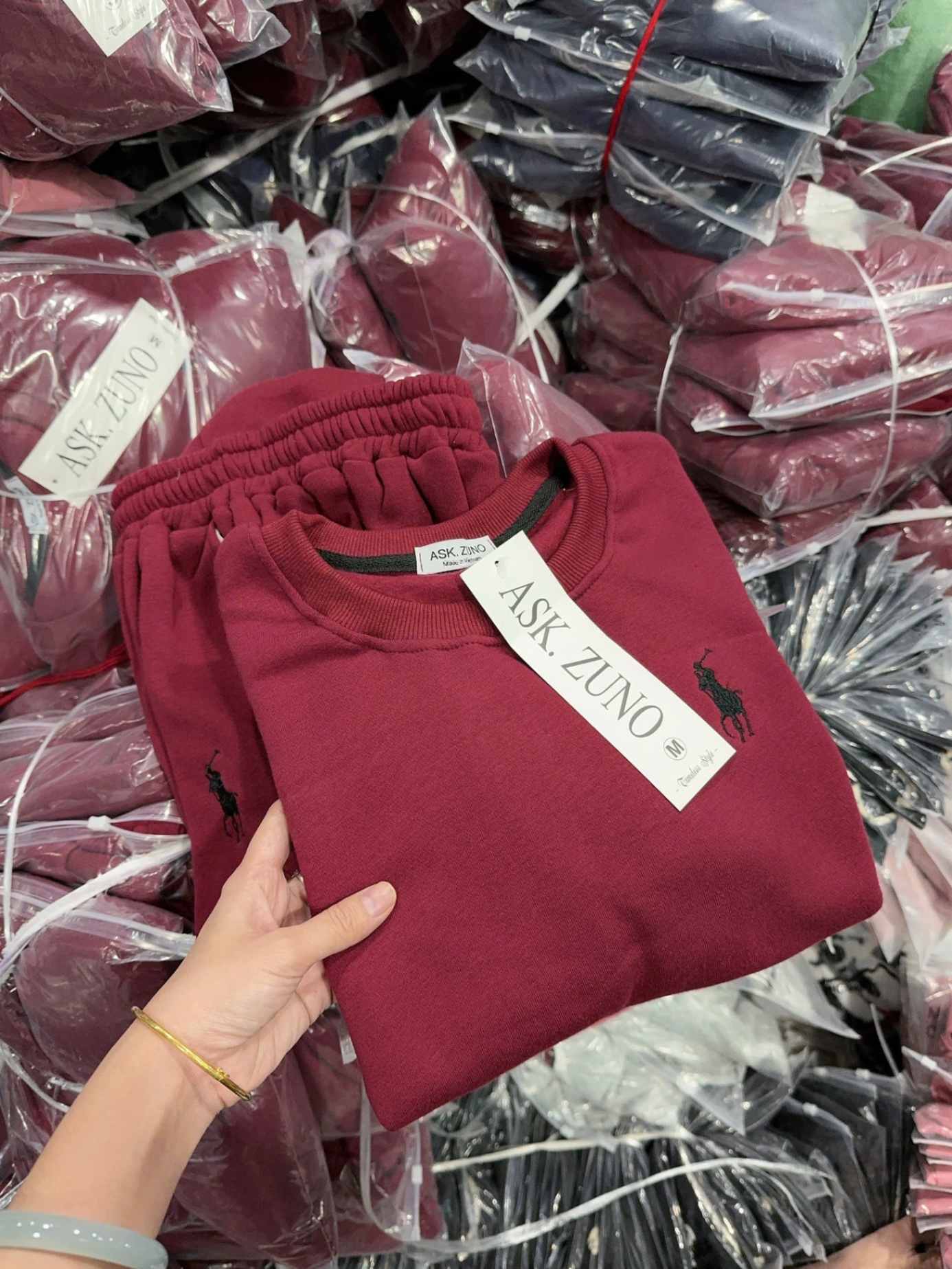 S227 - BỘ NỈ NỮ ĐỎ BO GẤU THÊU KỊ SĨ
